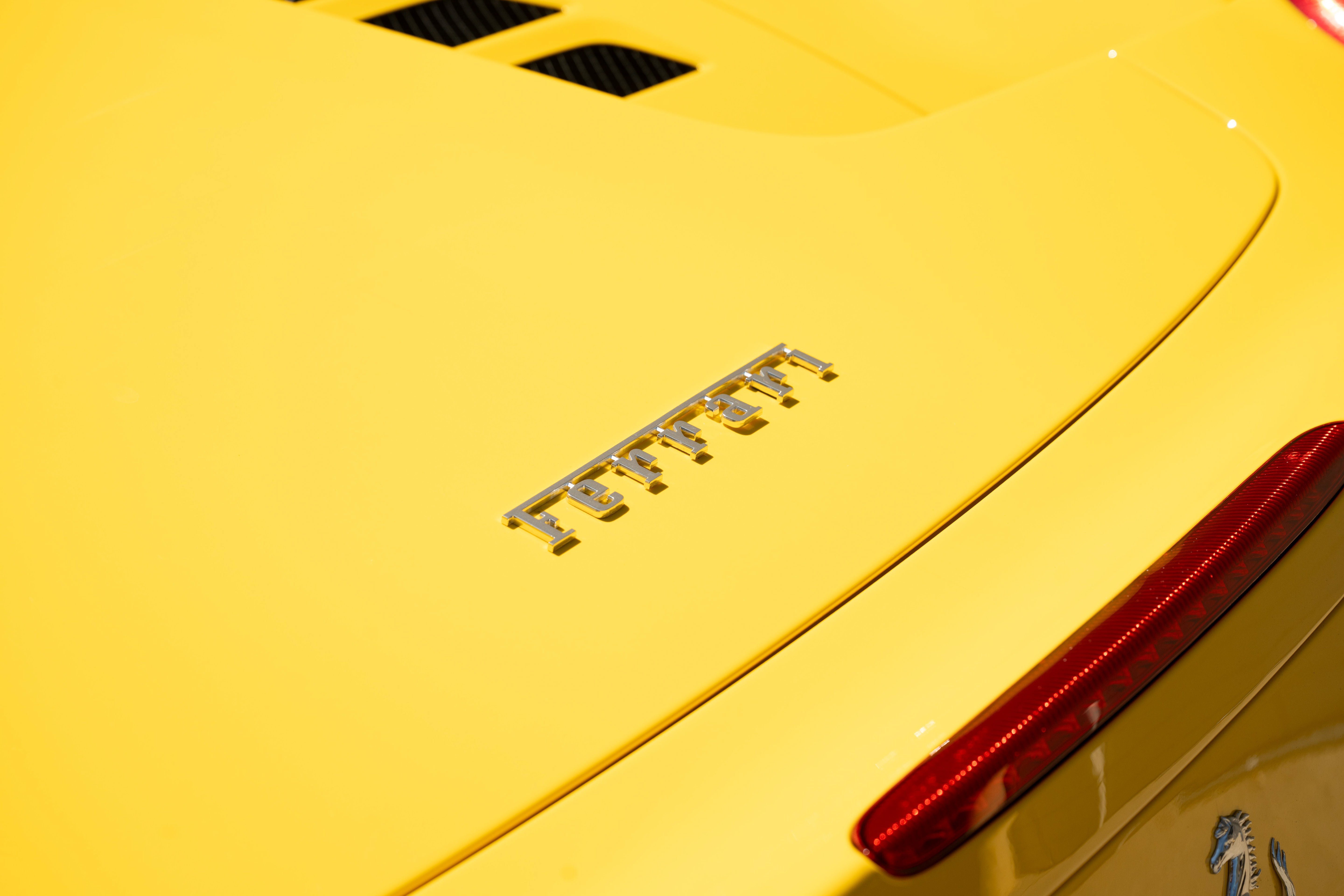 Used 2014 Giallo Modena Ferrari  image 18