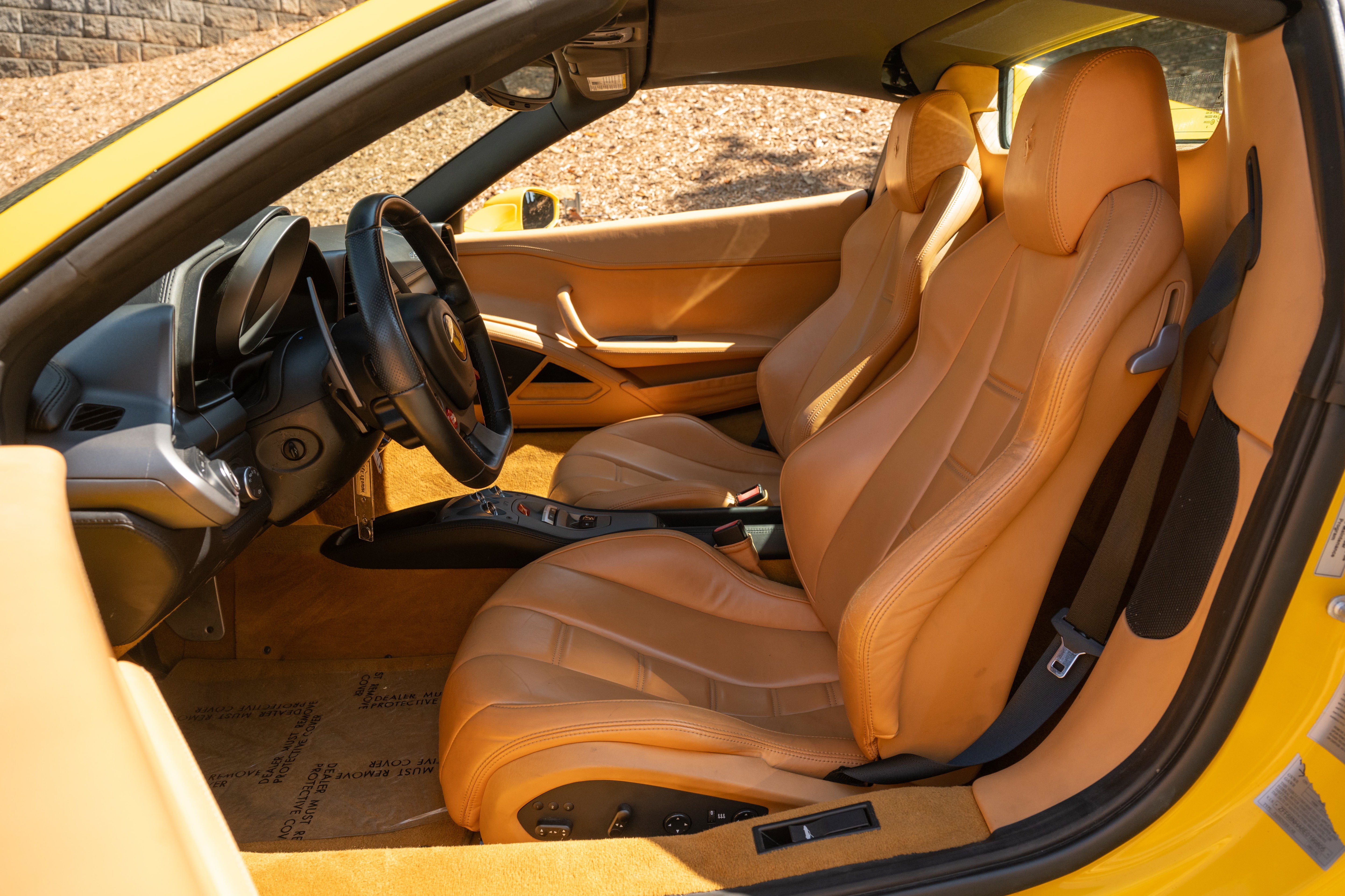 Used 2014 Giallo Modena Ferrari  image 27