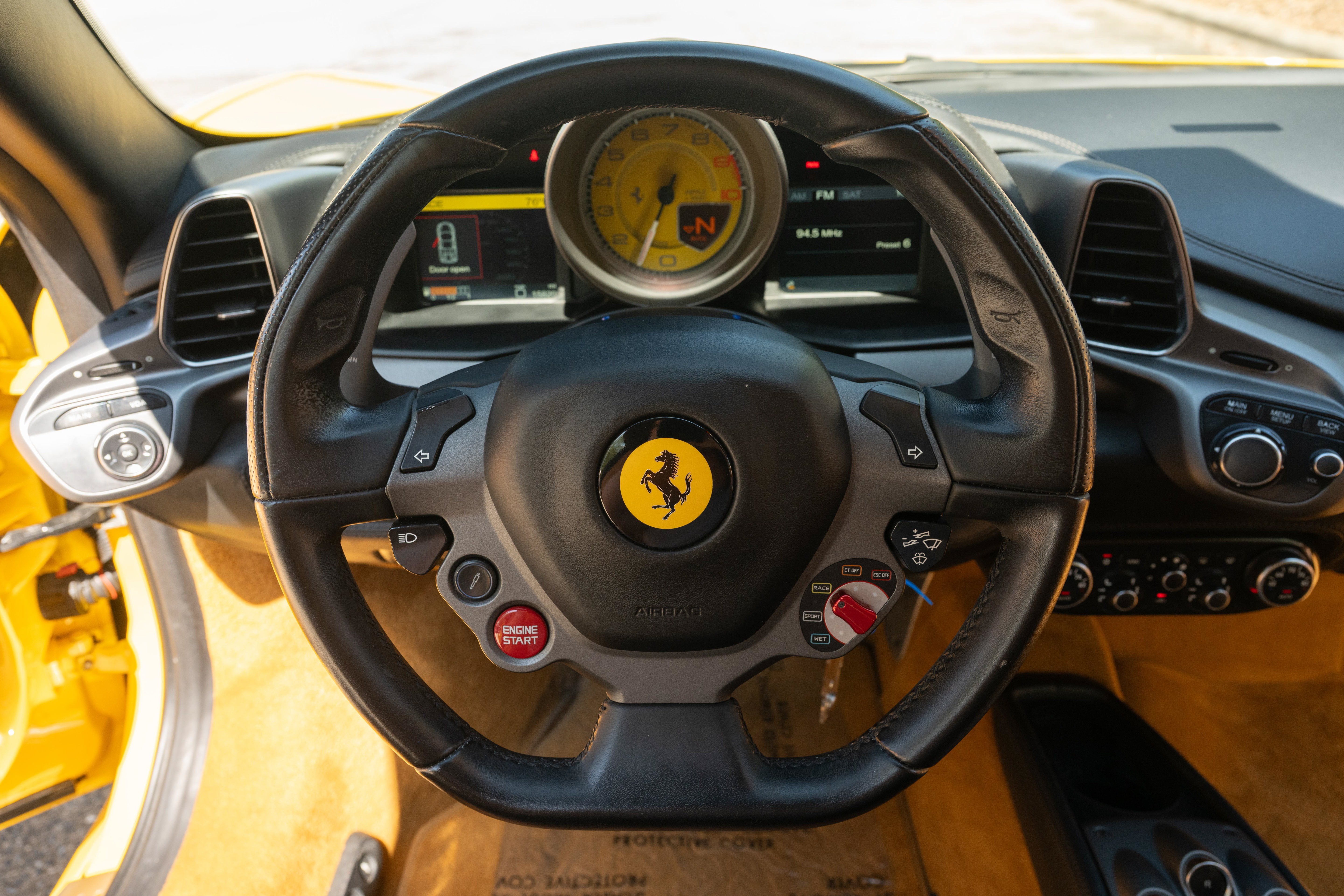 Used 2014 Giallo Modena Ferrari  image 30