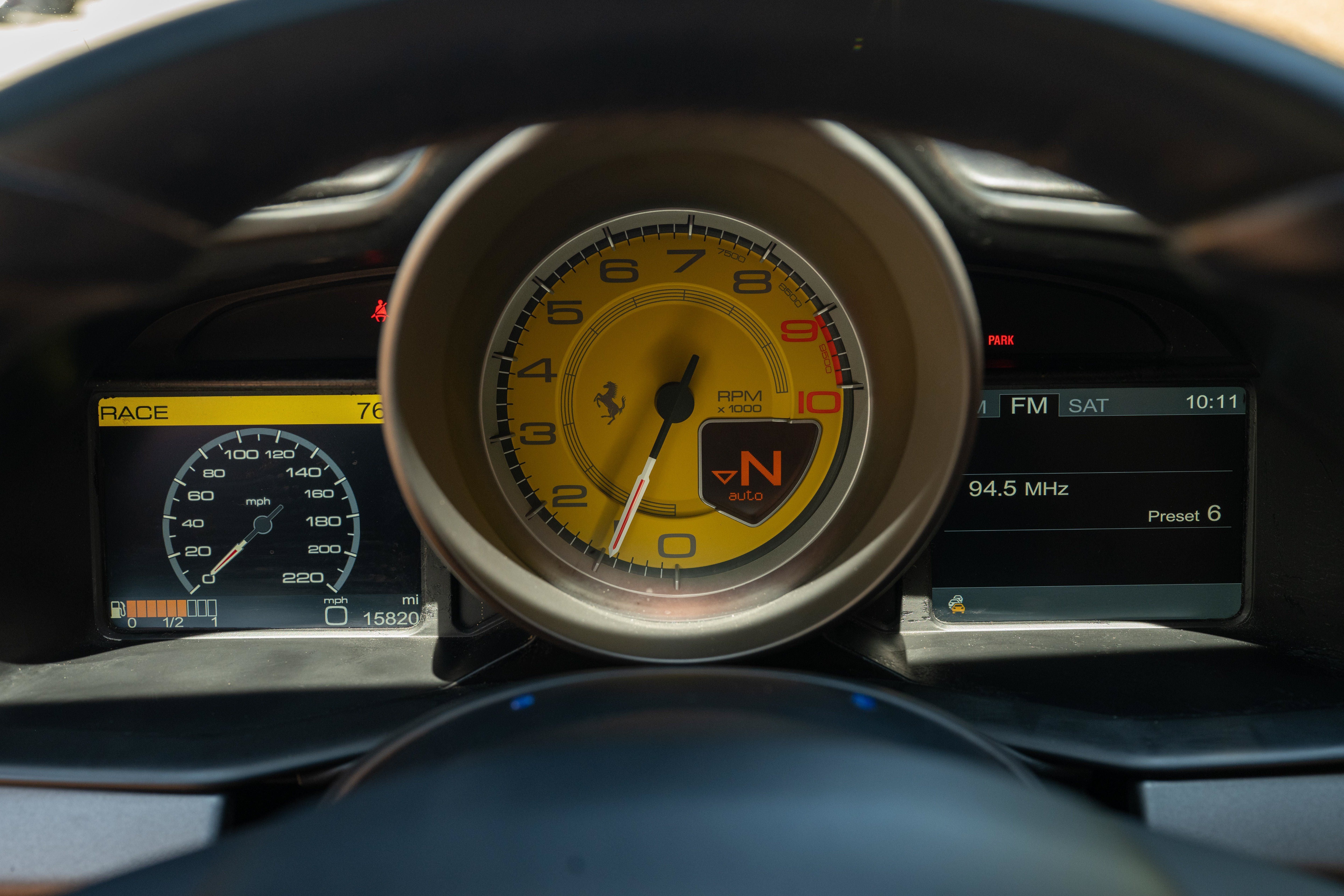 Used 2014 Giallo Modena Ferrari  image 33