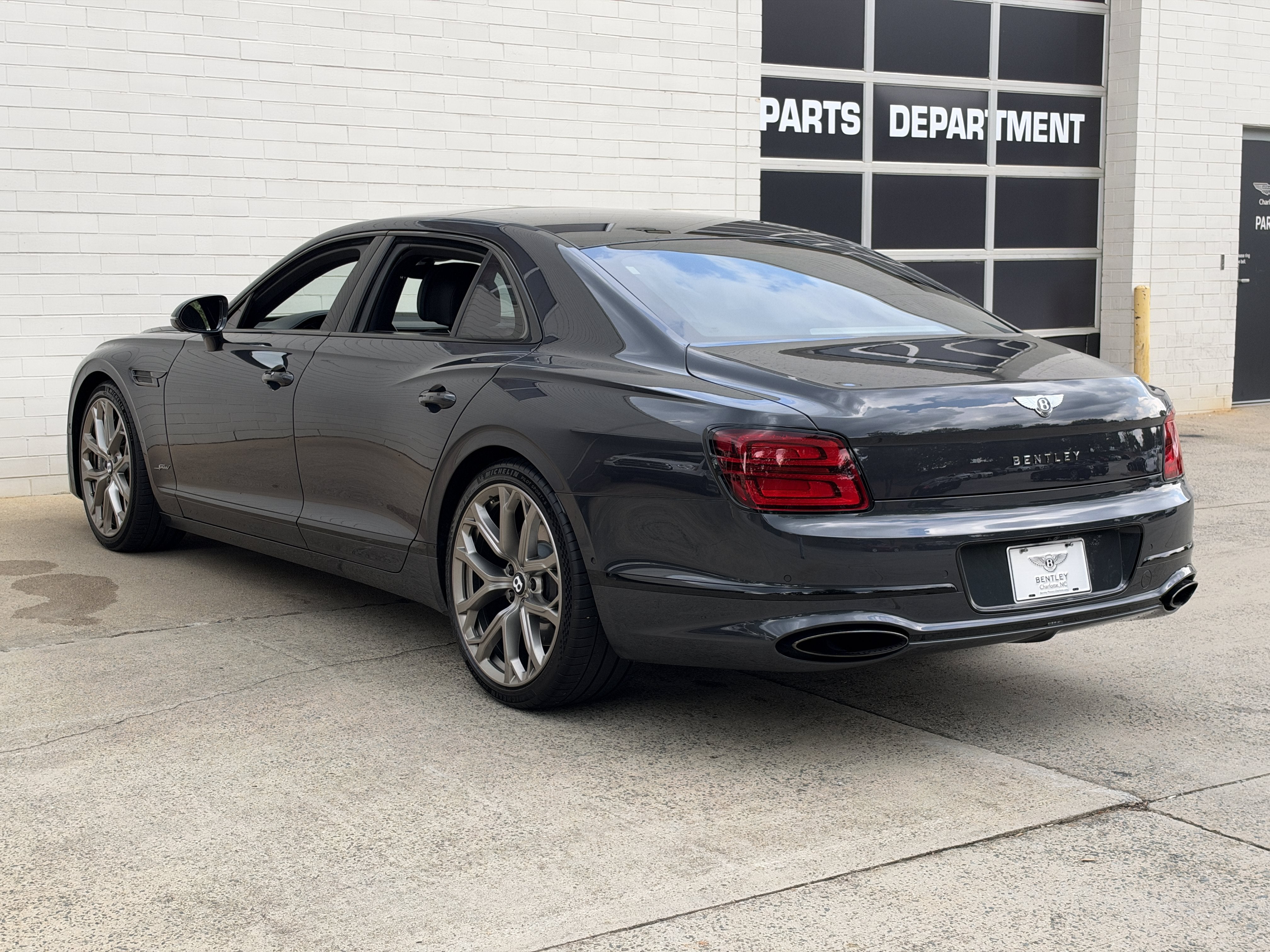 Used 2023 Titan Gray Metallic Bentley Mulliner W12 image 3