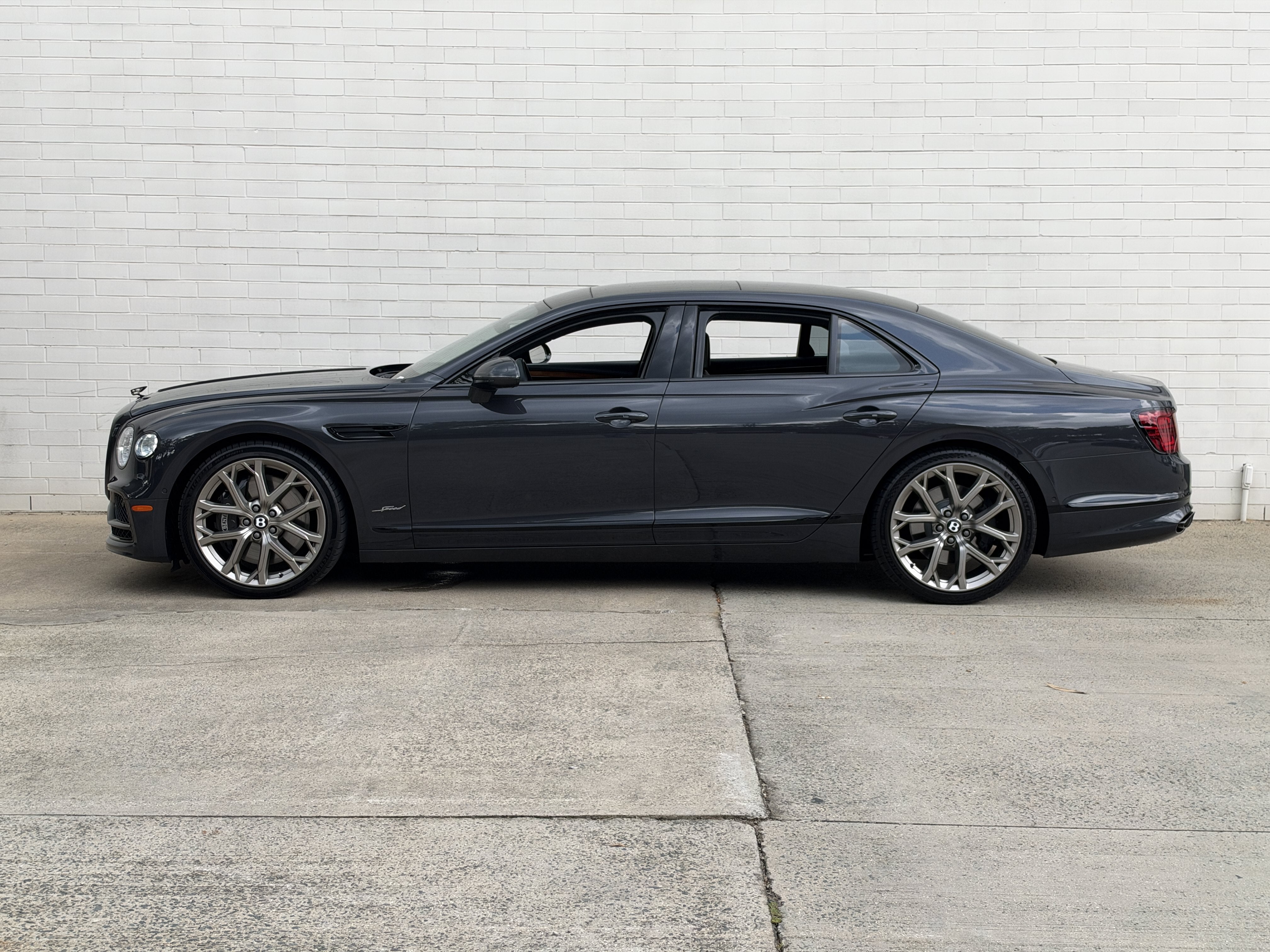 Used 2023 Titan Gray Metallic Bentley Mulliner W12 image 9