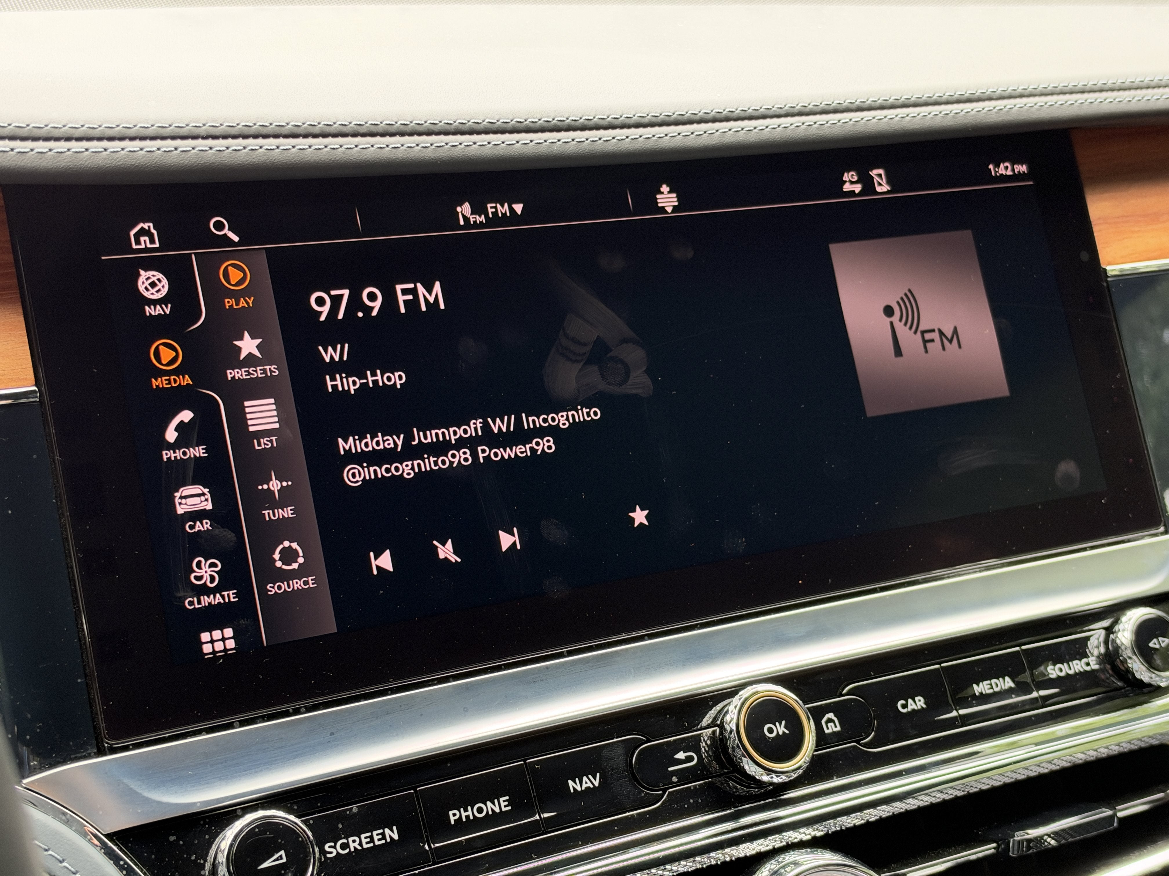 Used 2023 Titan Gray Metallic Bentley Mulliner W12 image 21