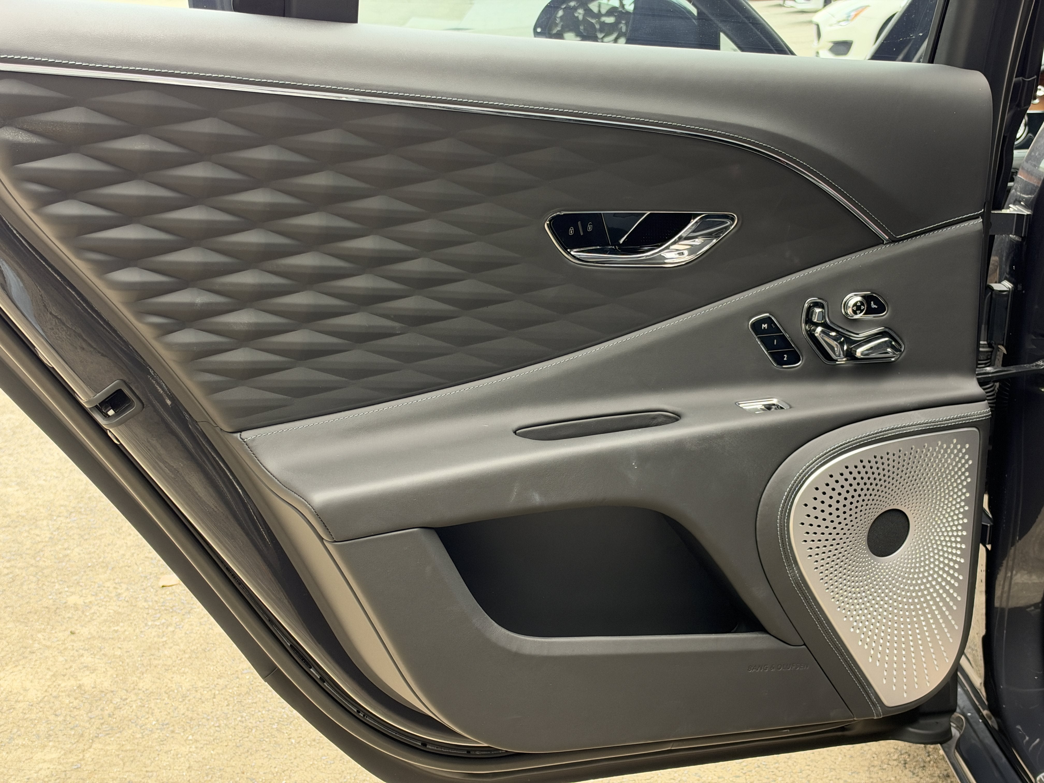 Used 2023 Titan Gray Metallic Bentley Mulliner W12 image 35