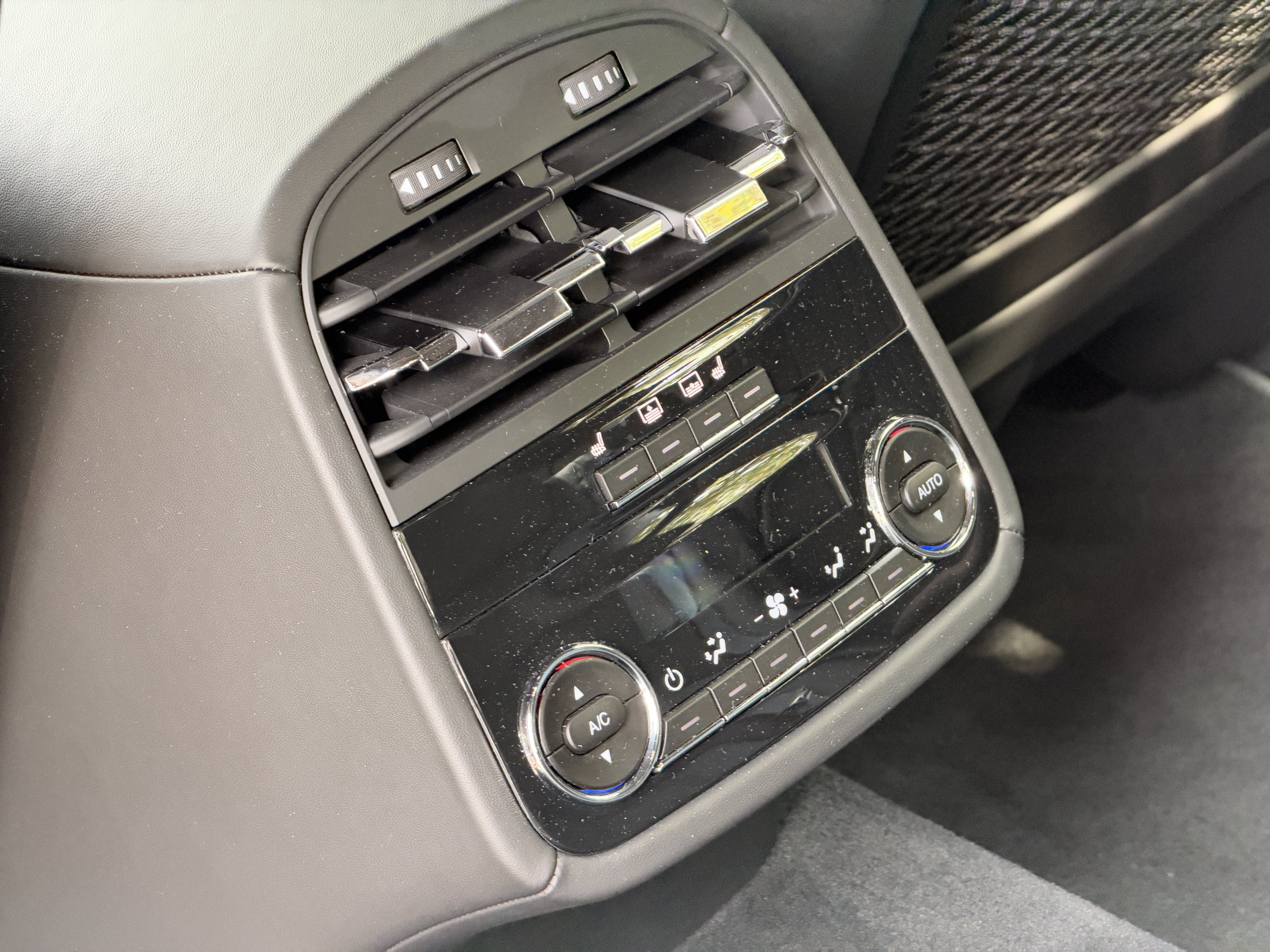 Used 2024 Bianco Maserati Modena Ultima Q4 image 35