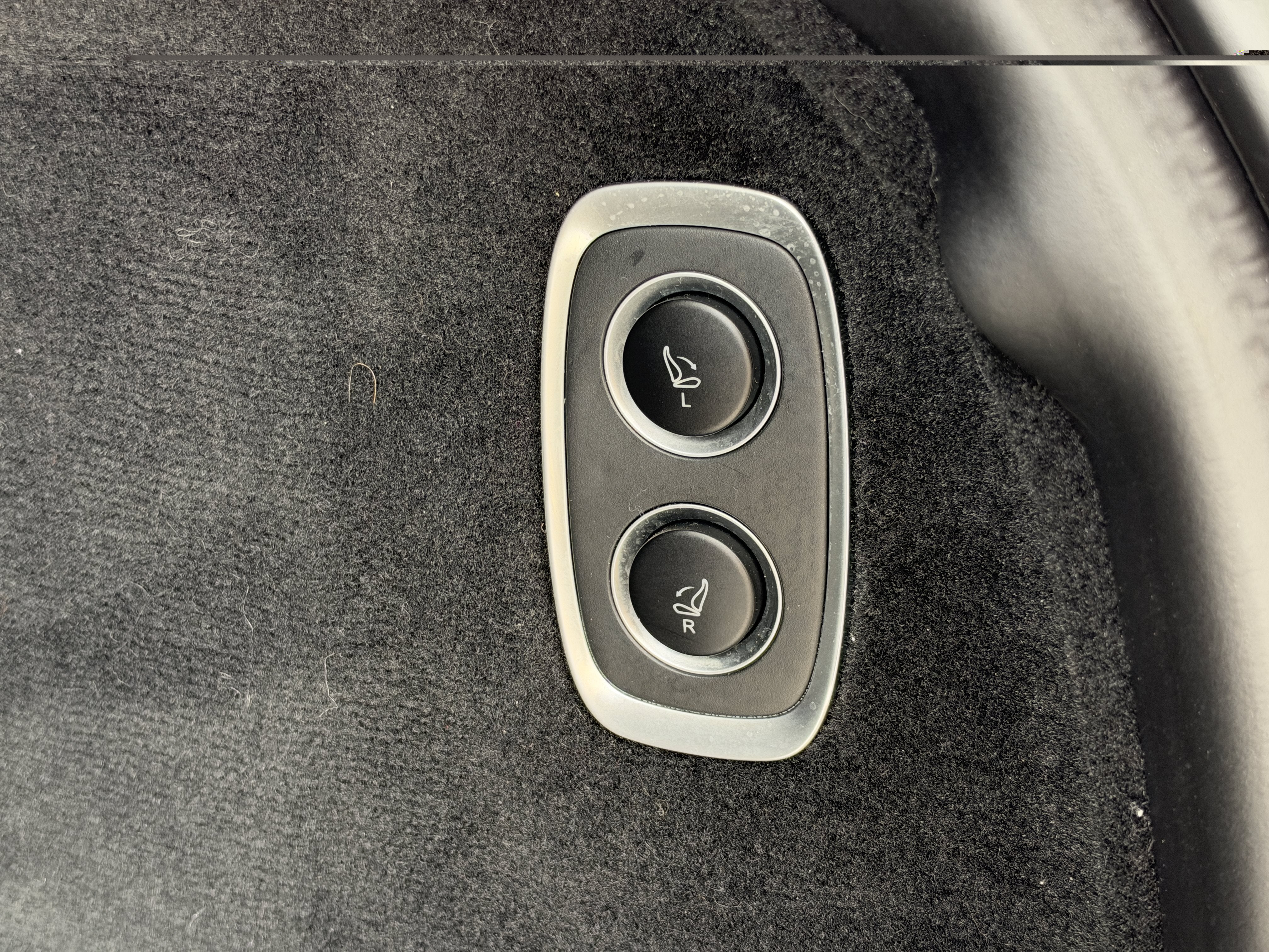 Used 2021 Midnight Blue Aston Martin  image 39