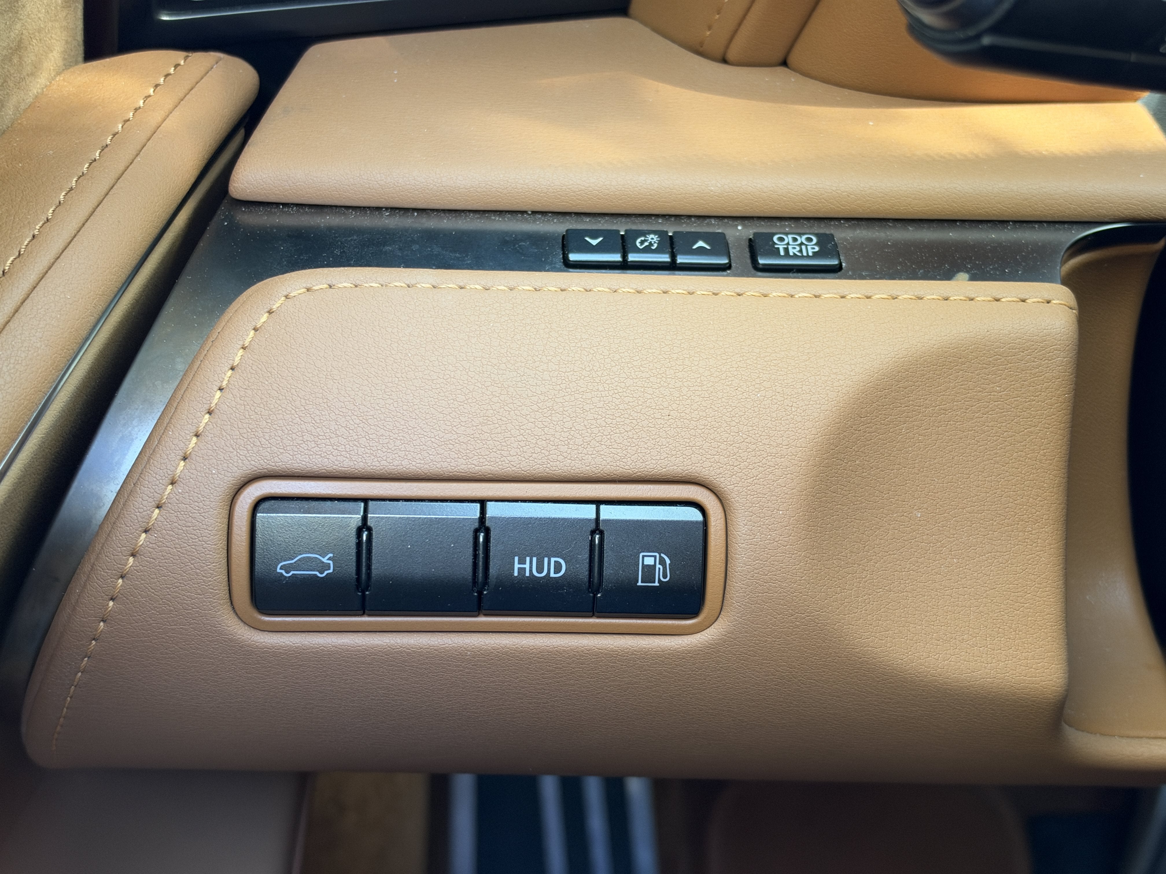Used 2024 Ultra White Lexus 500 image 17
