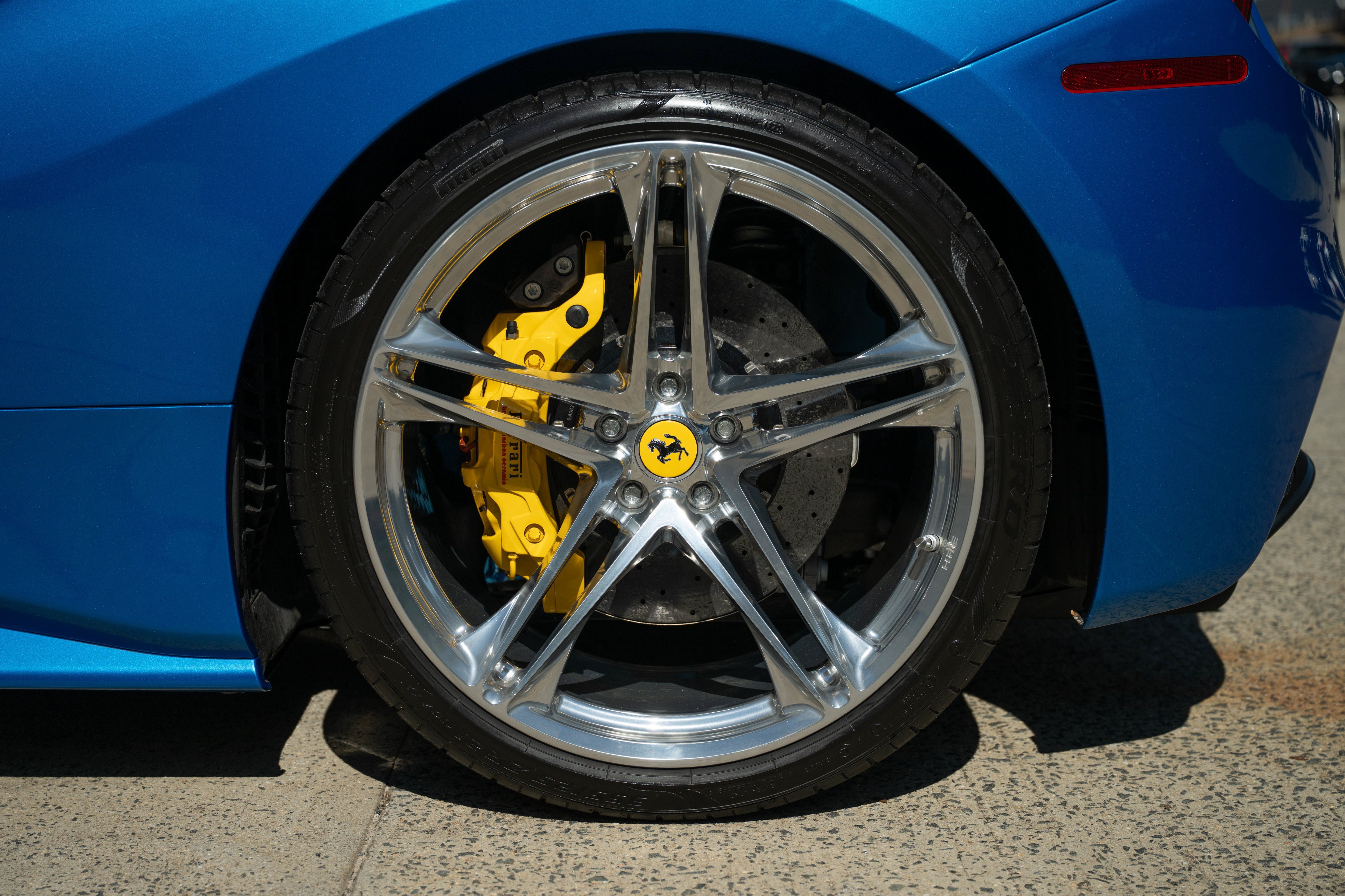 Used 2016 Blu Corsa Ferrari  image 19