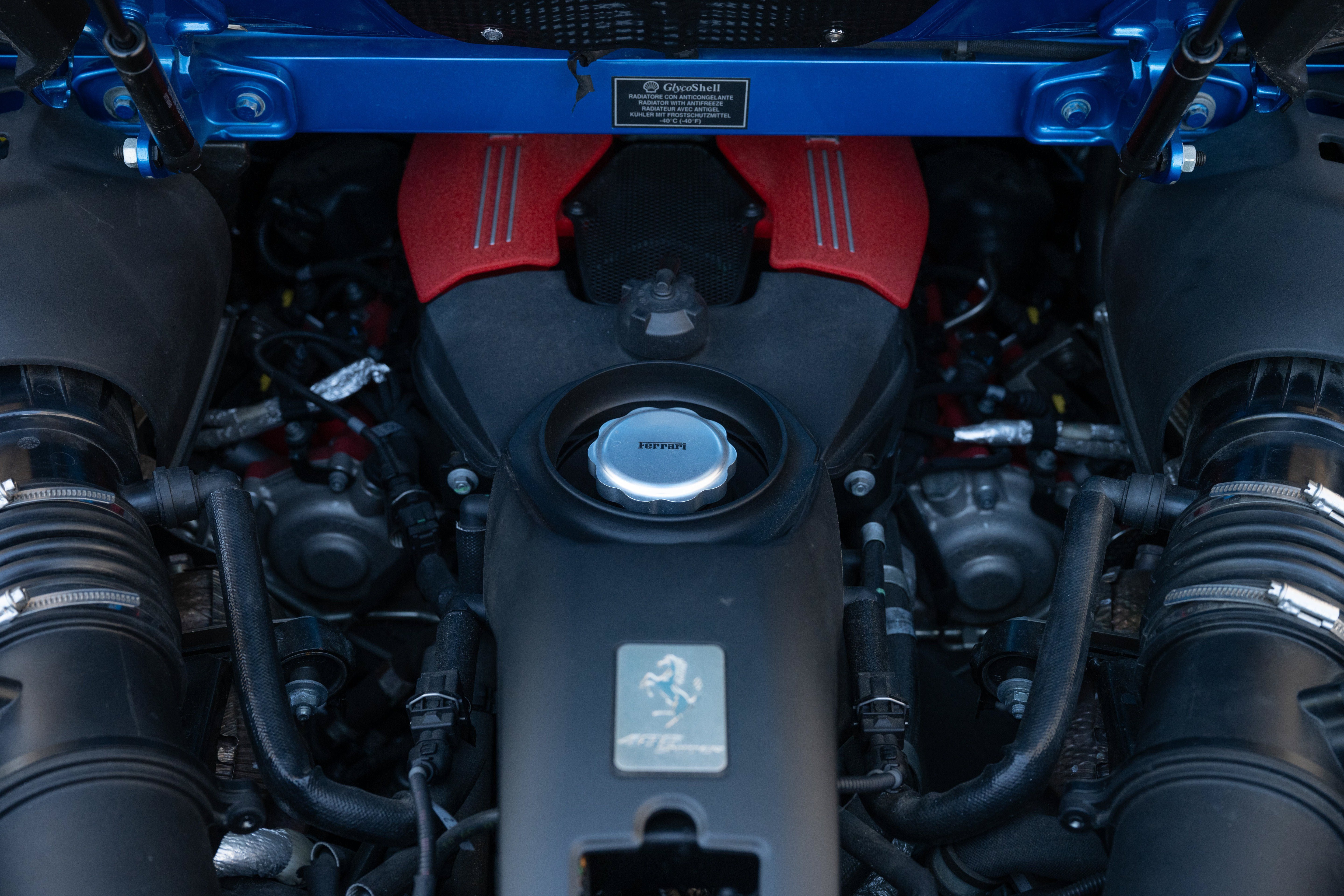 Used 2016 Blu Corsa Ferrari  image 23