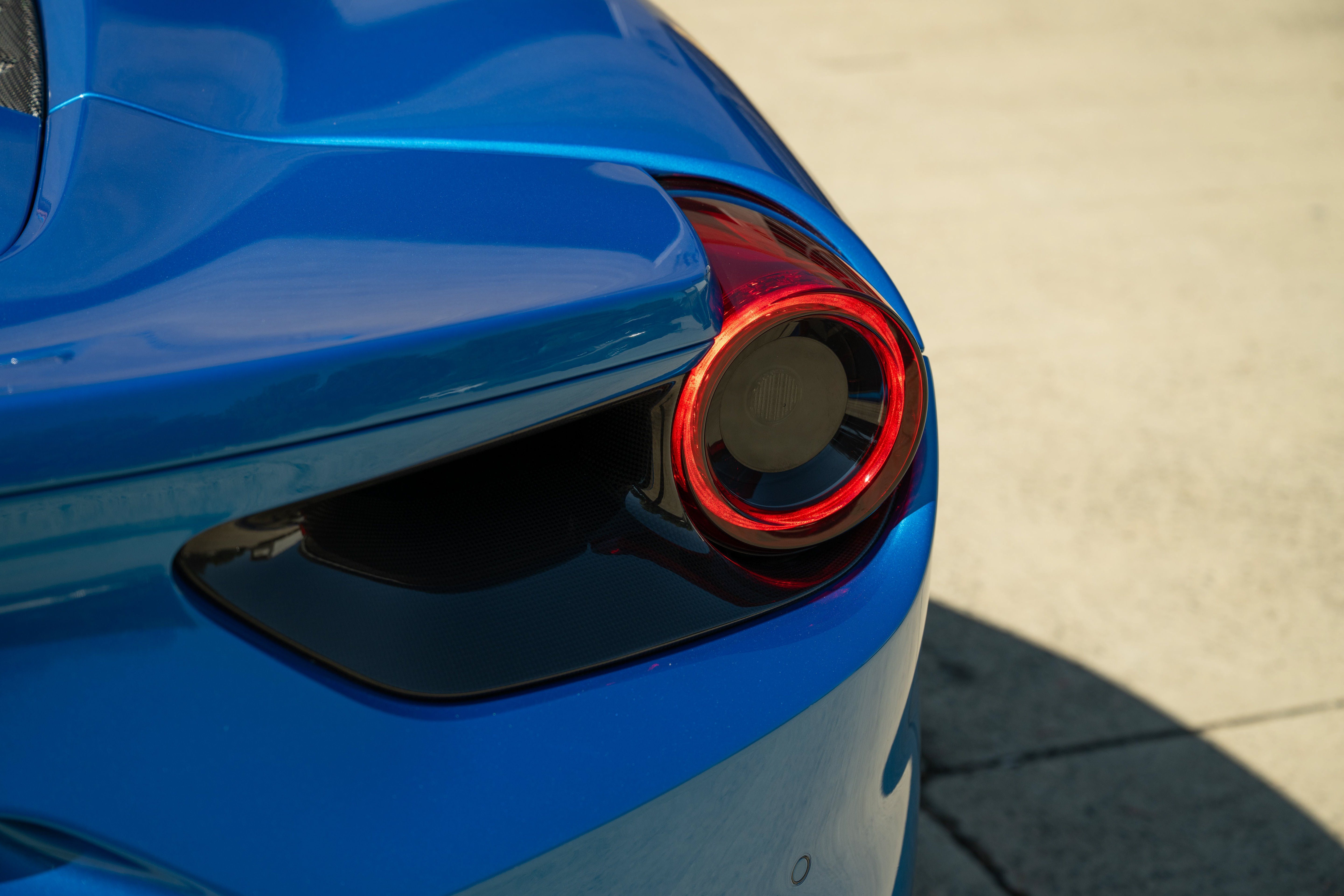 Used 2016 Blu Corsa Ferrari  image 25