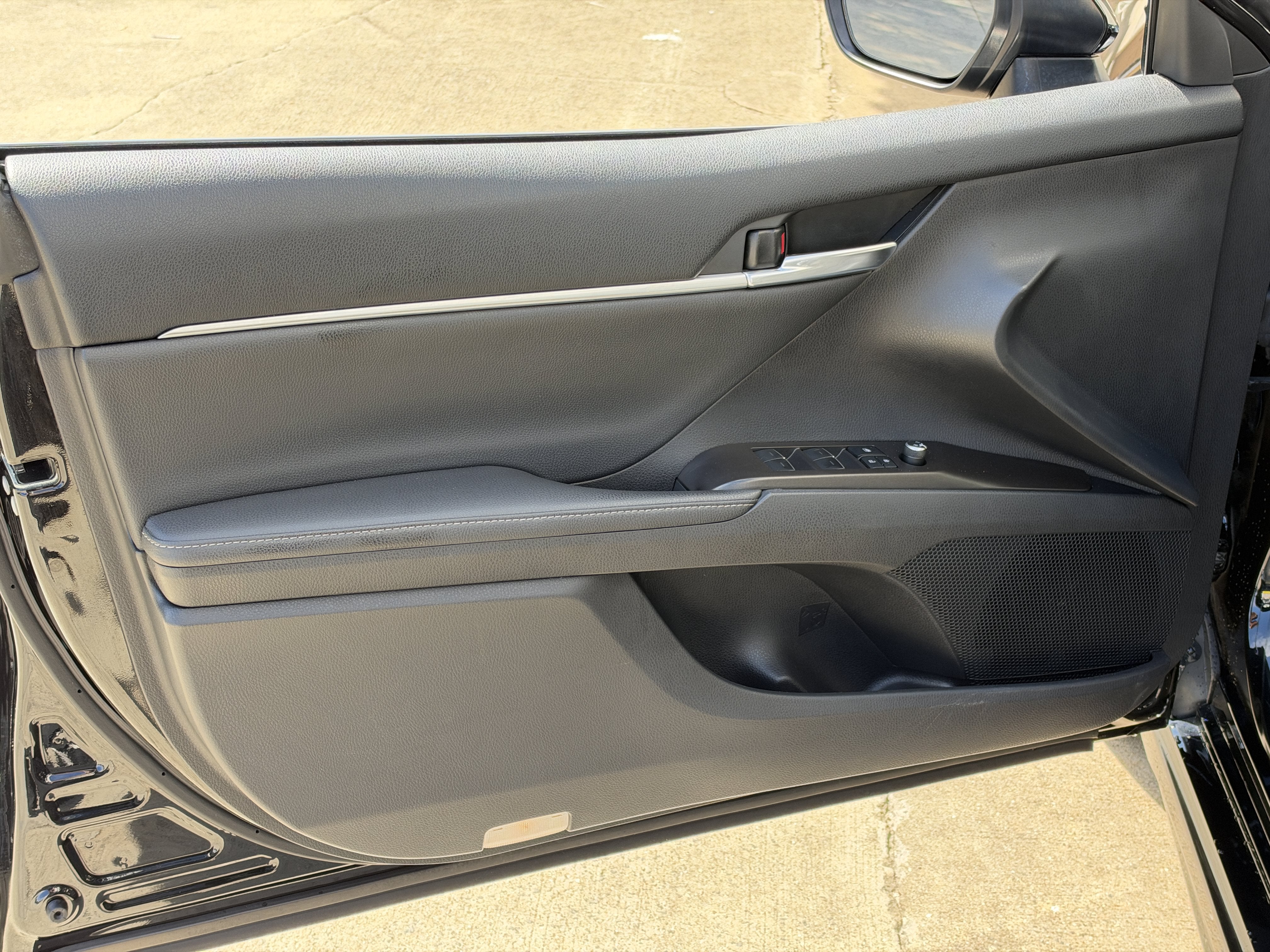 Used 2022 Midnight Black Metallic Toyota XSE image 12