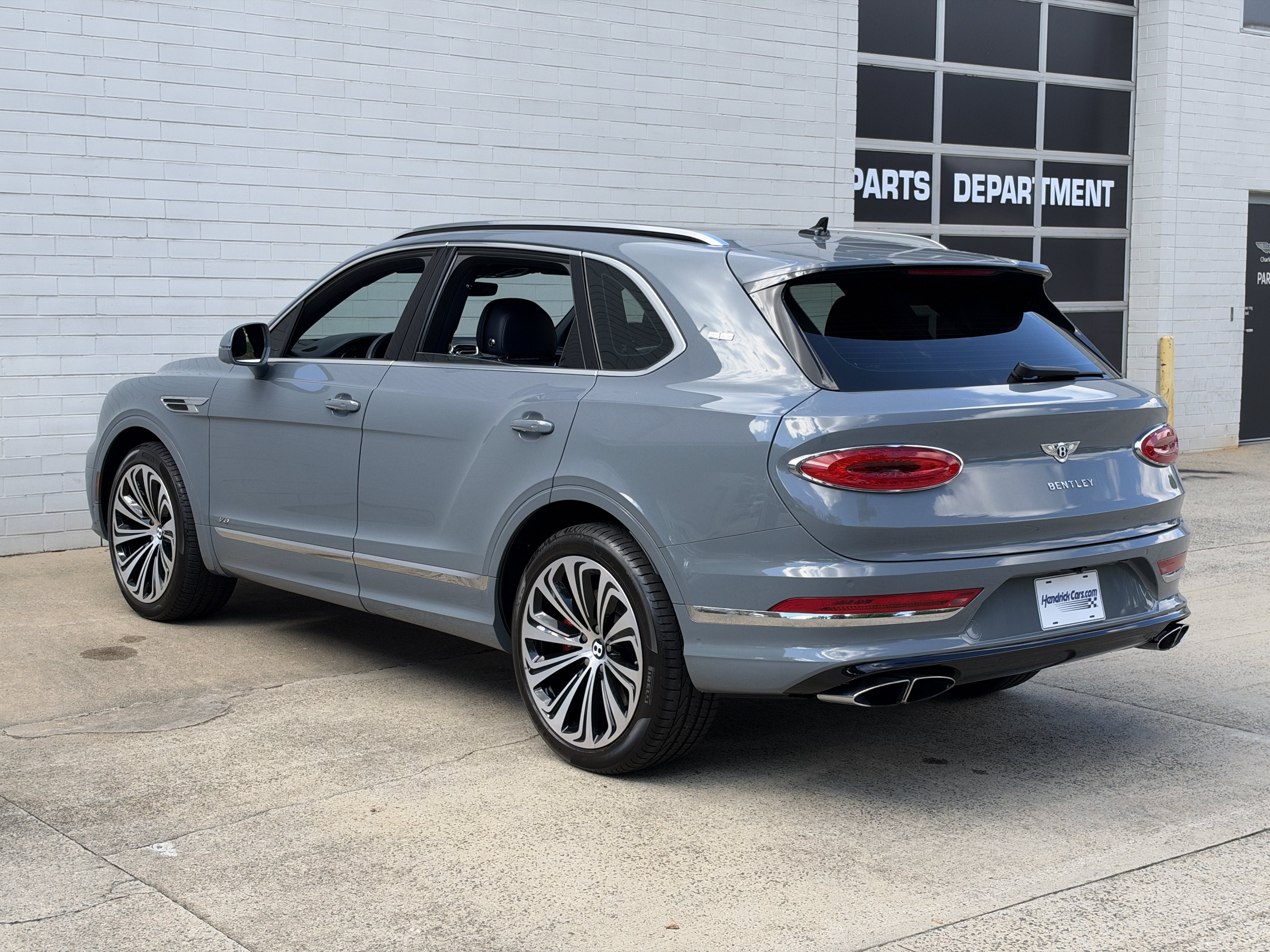 Used 2021 Ice Bentley V8 image 3