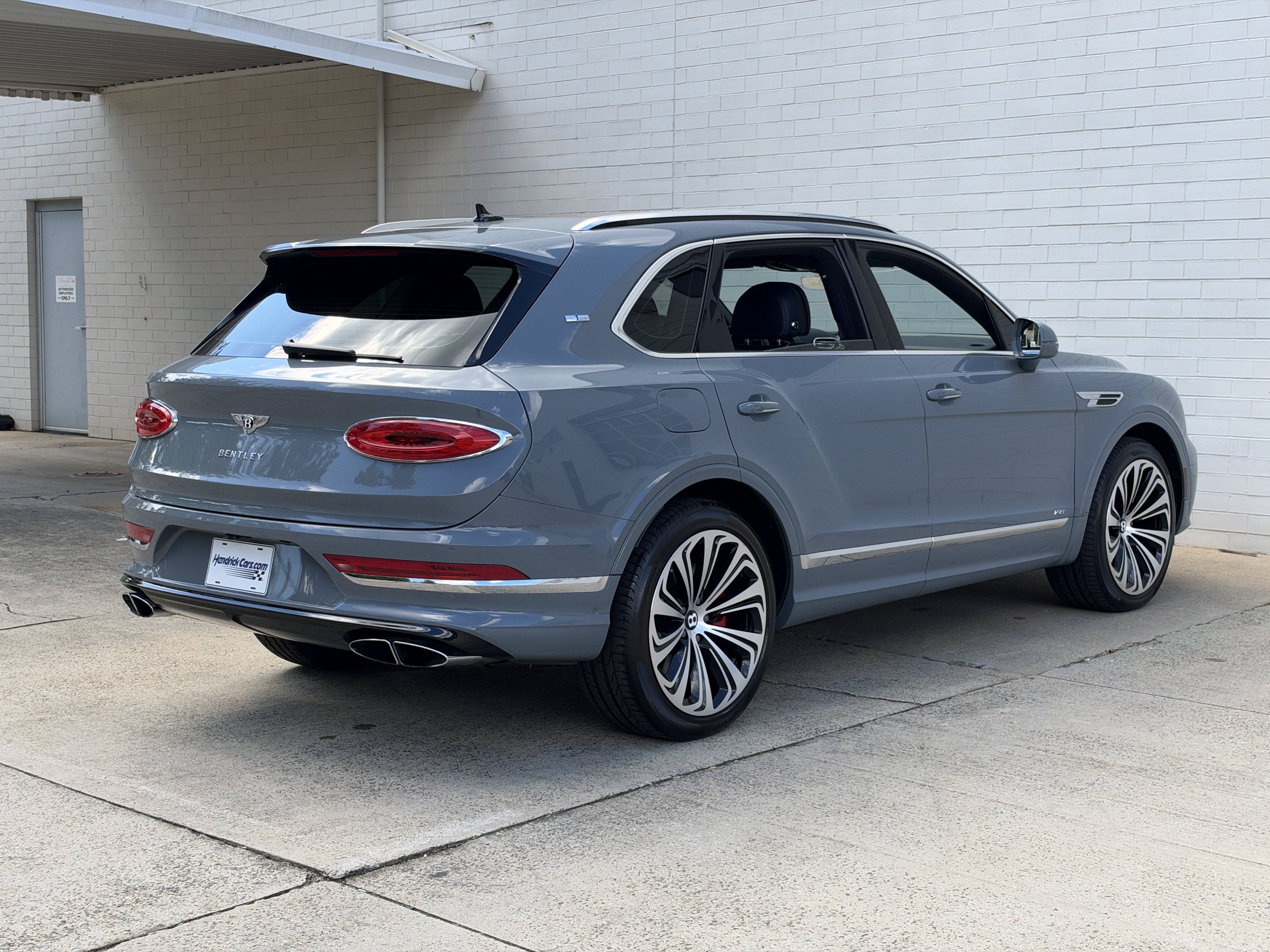 Used 2021 Ice Bentley V8 image 6