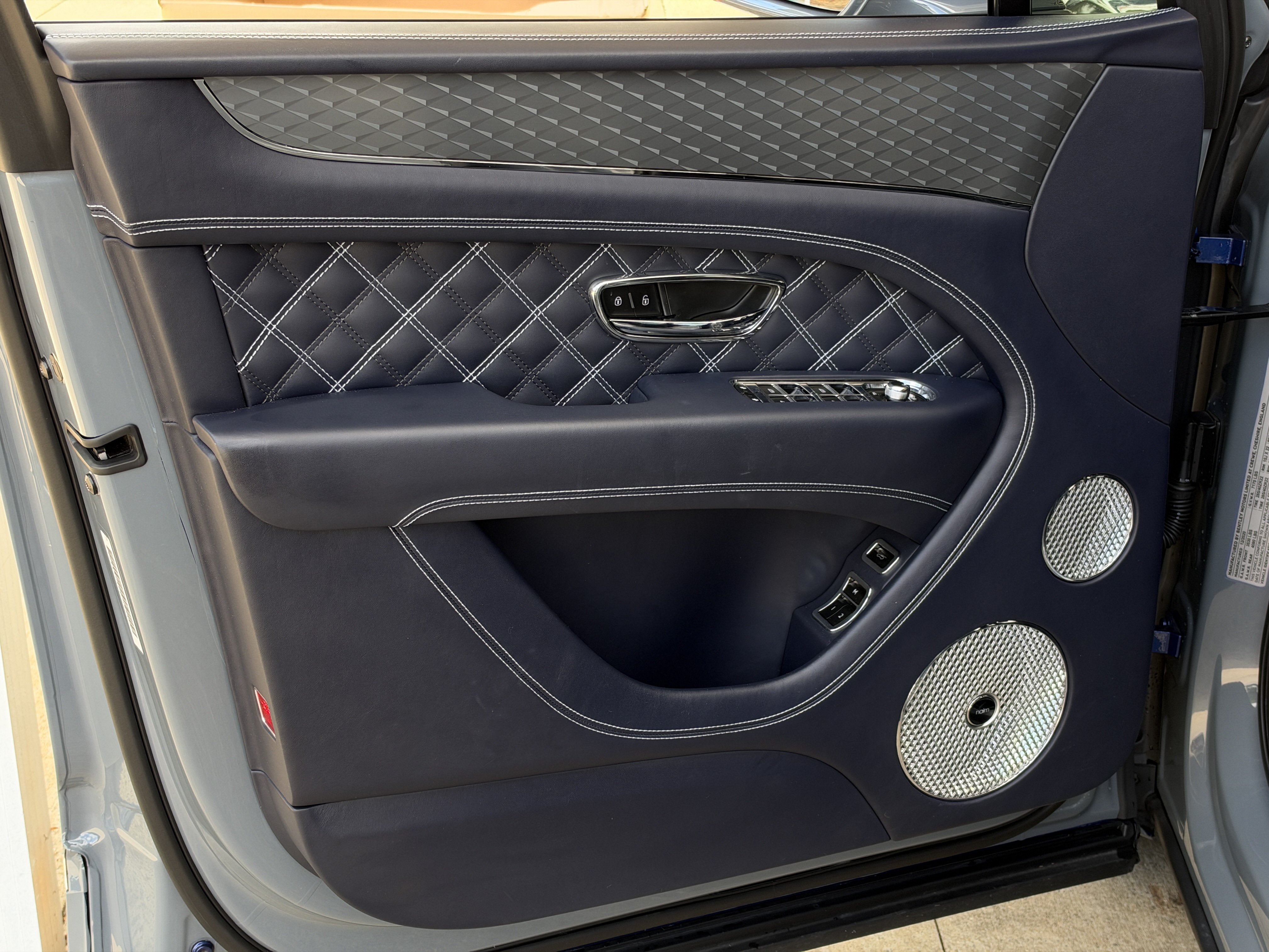 Used 2021 Ice Bentley V8 image 11