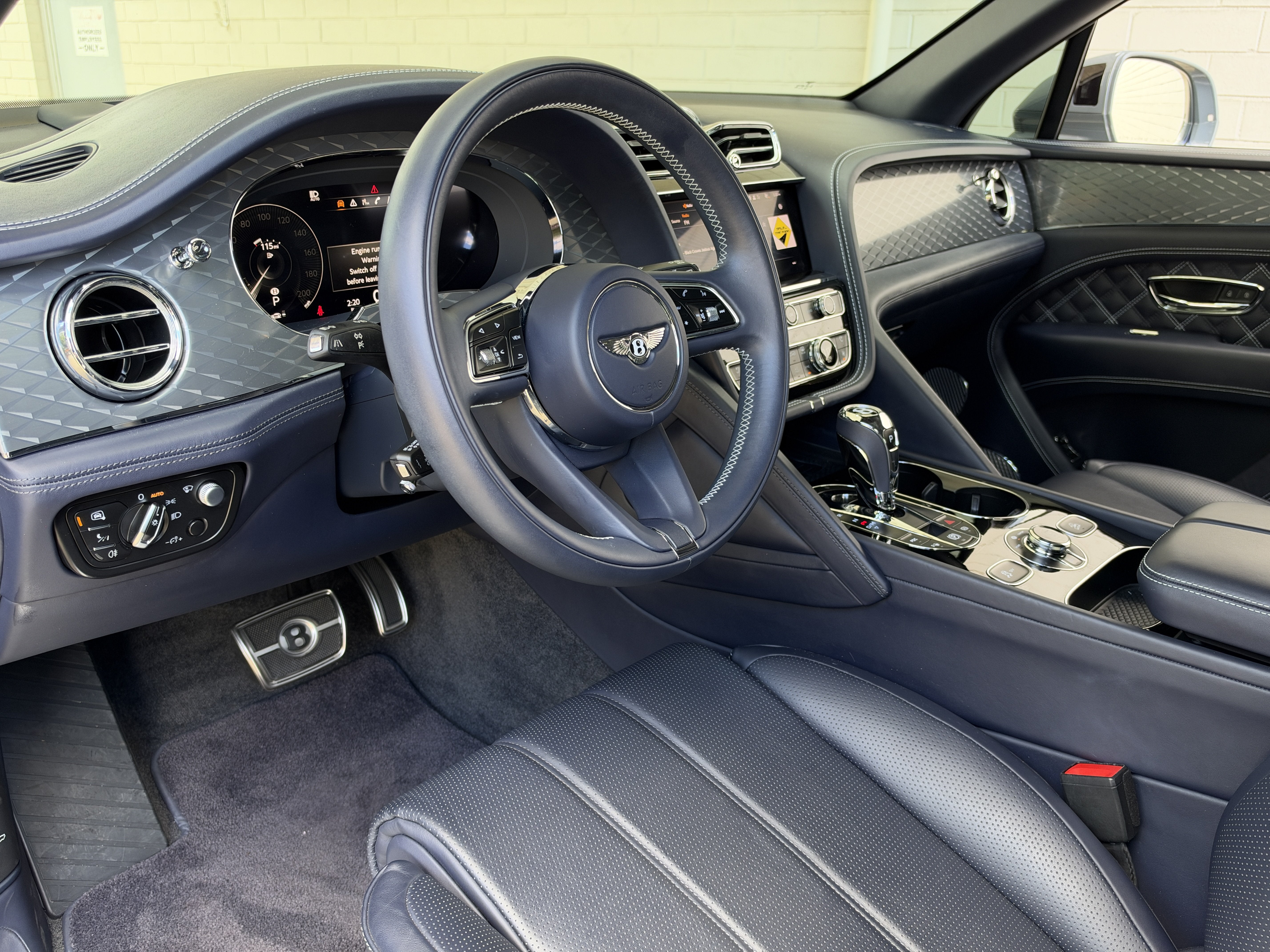 Used 2021 Ice Bentley V8 image 13