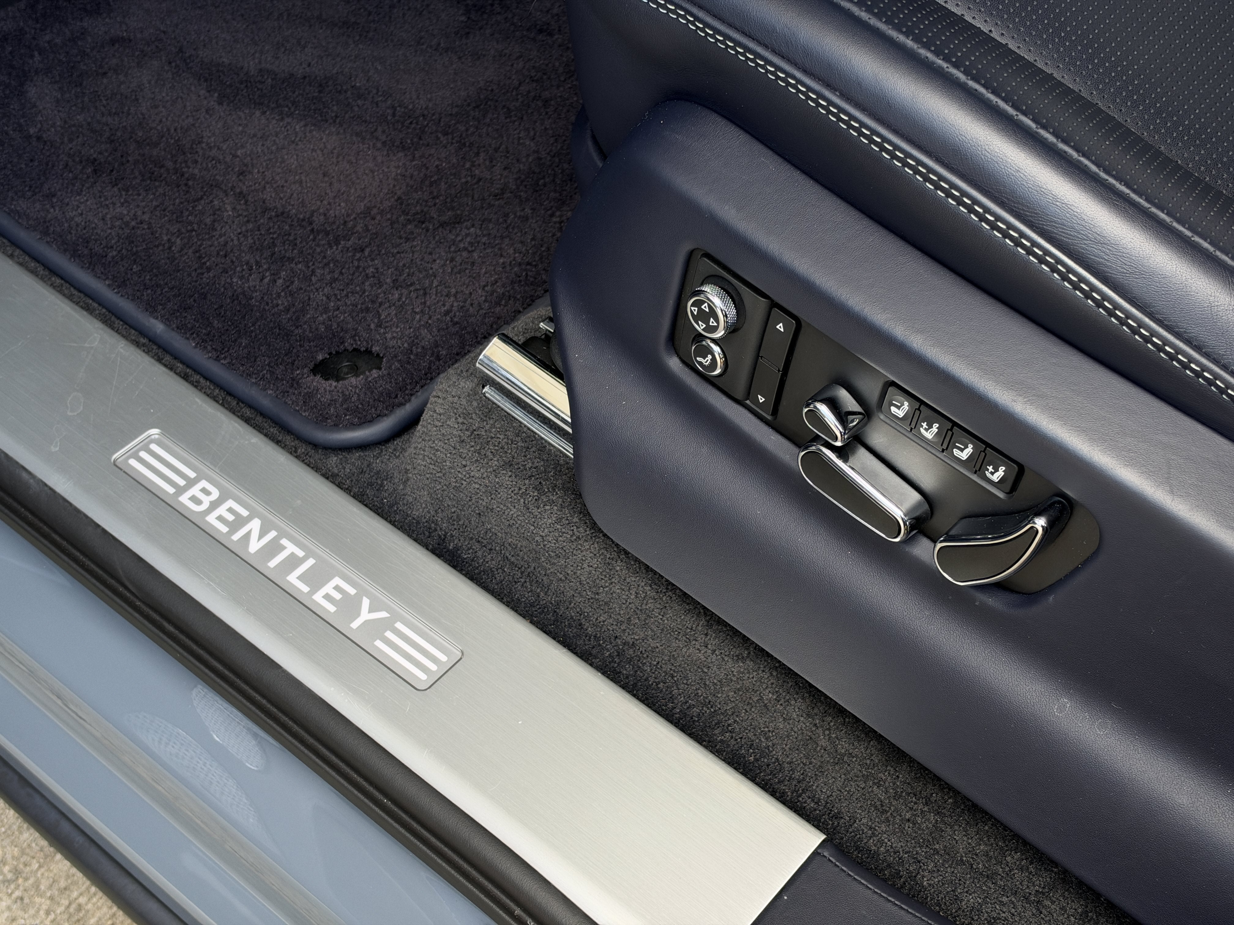 Used 2021 Ice Bentley V8 image 15