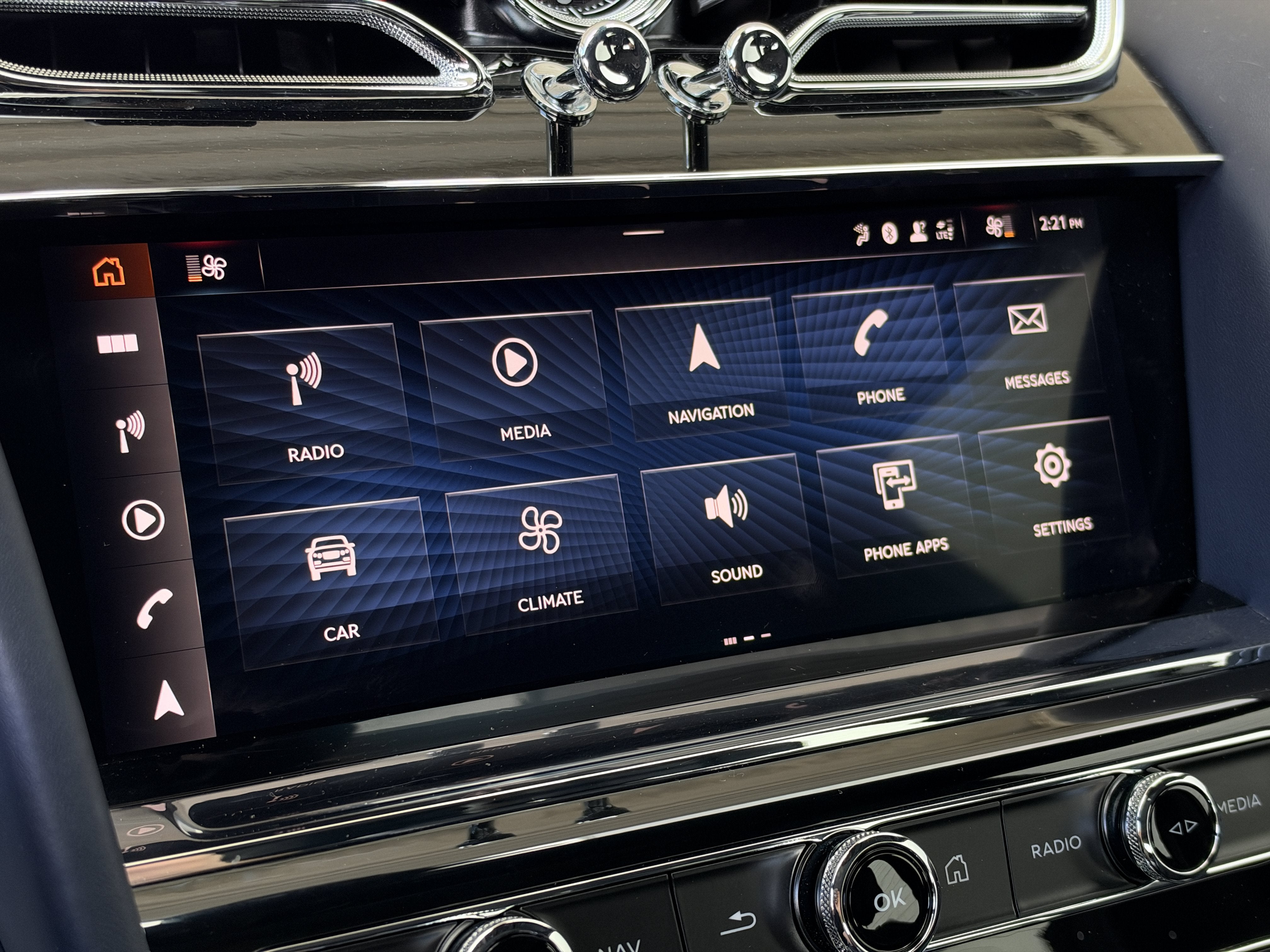 Used 2021 Ice Bentley V8 image 21