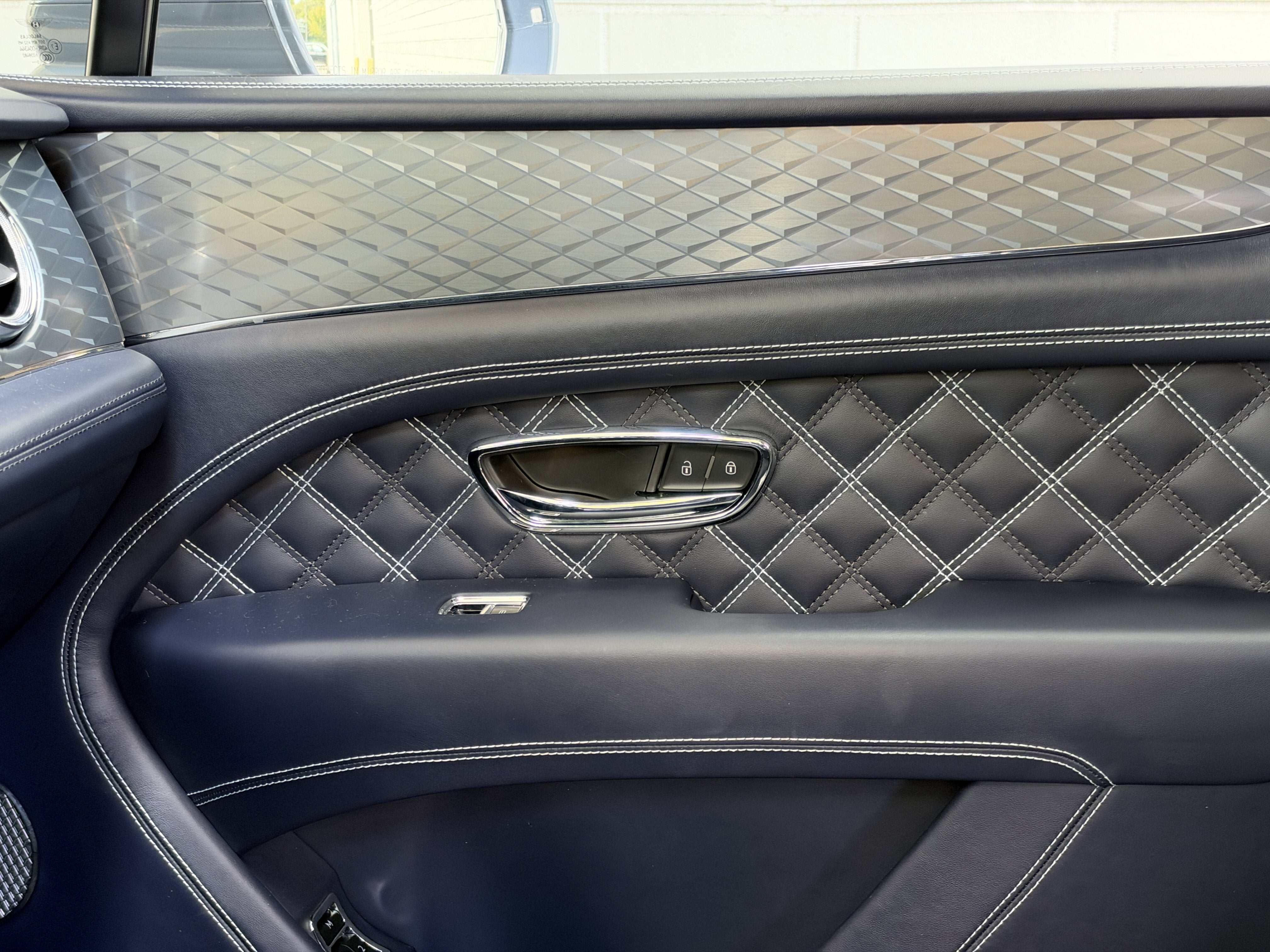 Used 2021 Ice Bentley V8 image 27