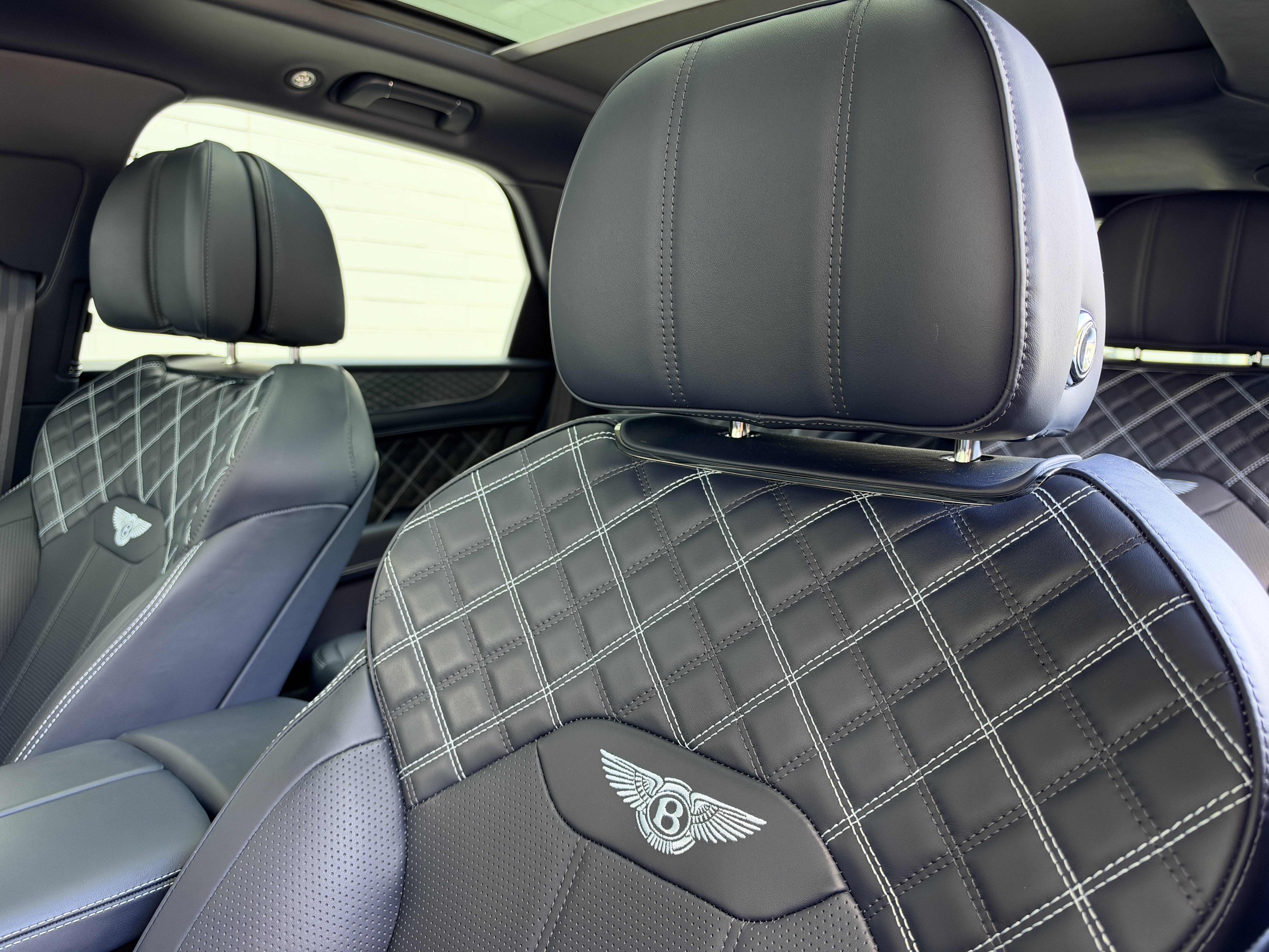 Used 2021 Ice Bentley V8 image 29