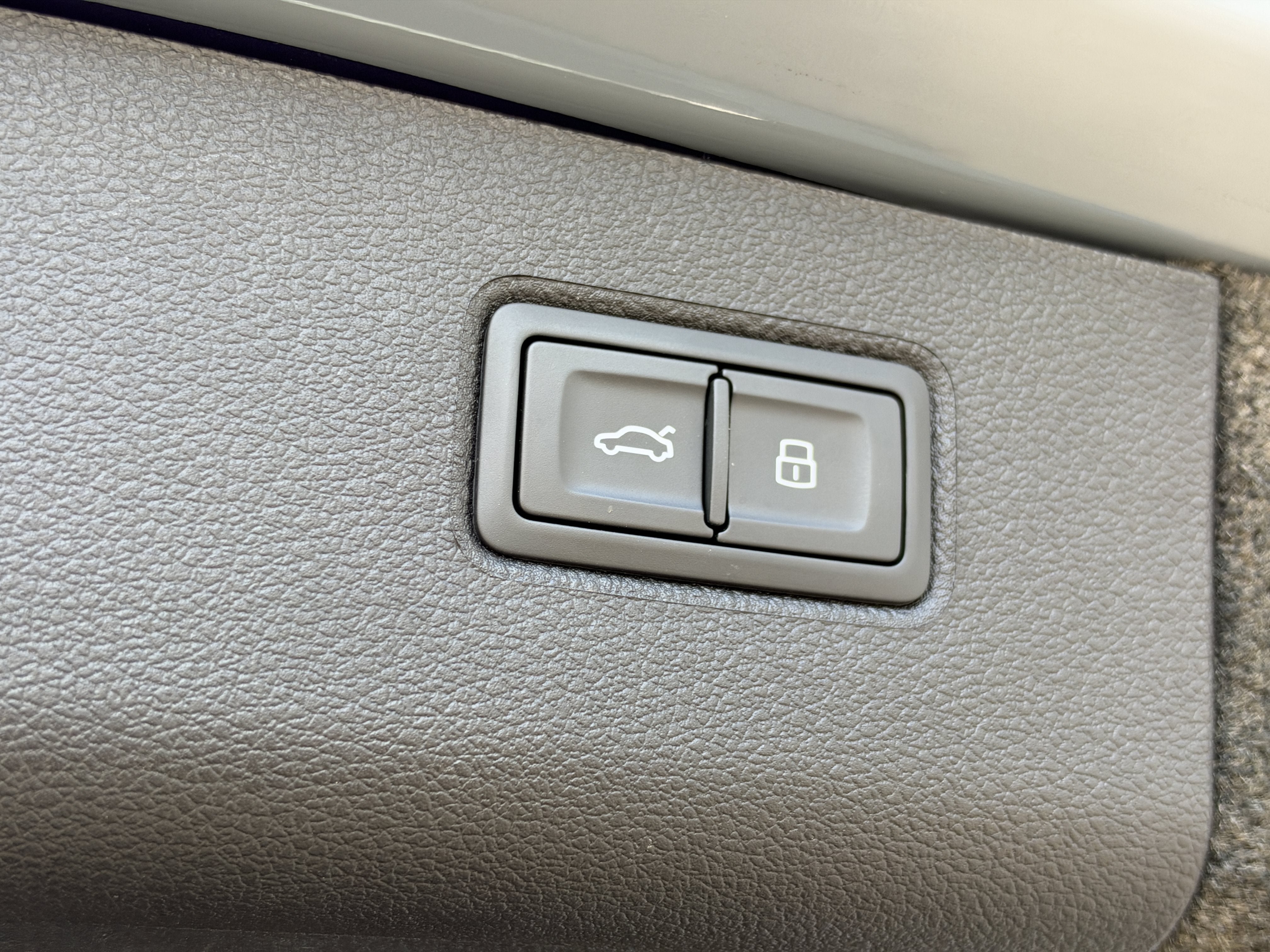 Used 2021 Ice Bentley V8 image 41
