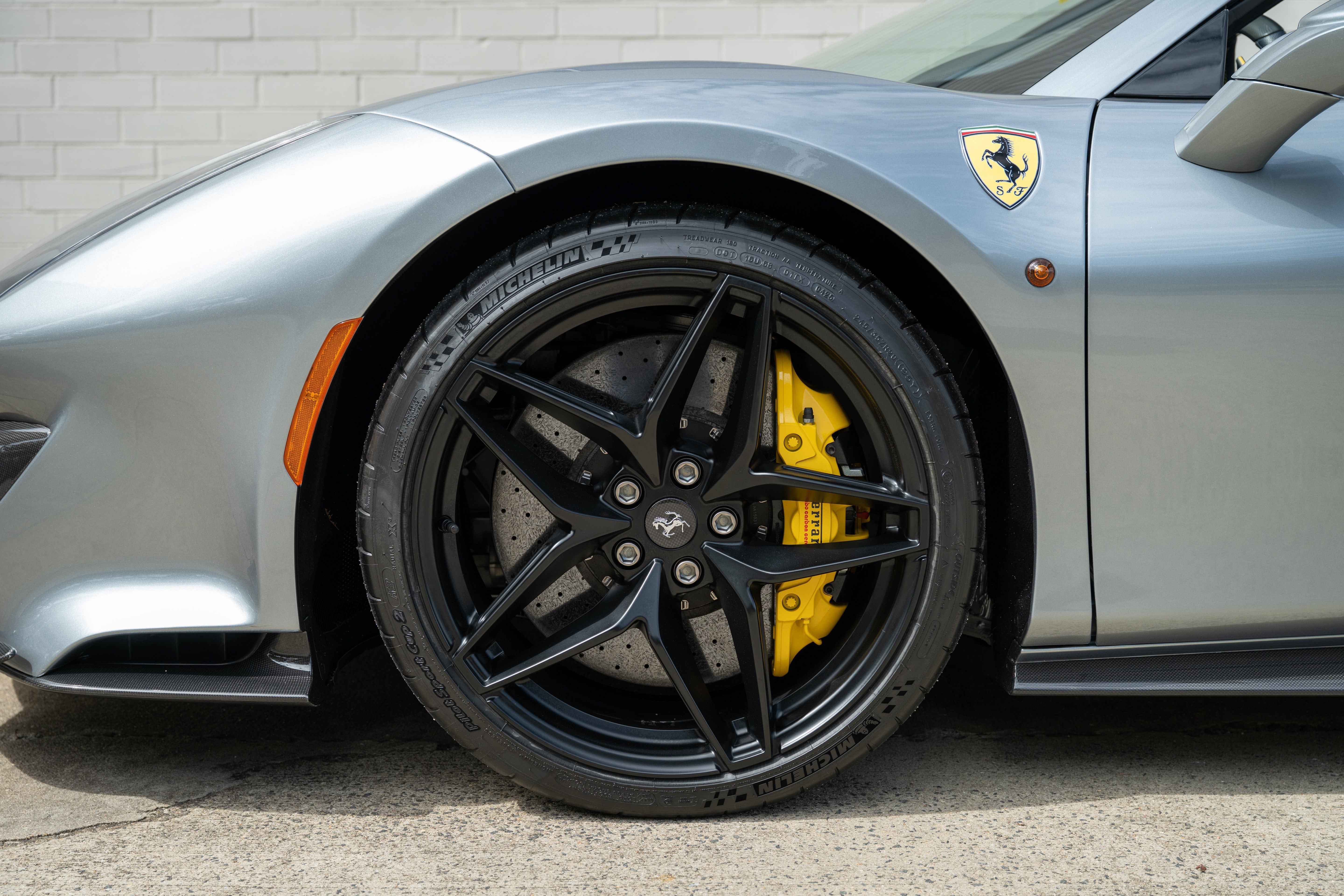 Used 2020 Grigio Titanio Metall Ferrari  image 16