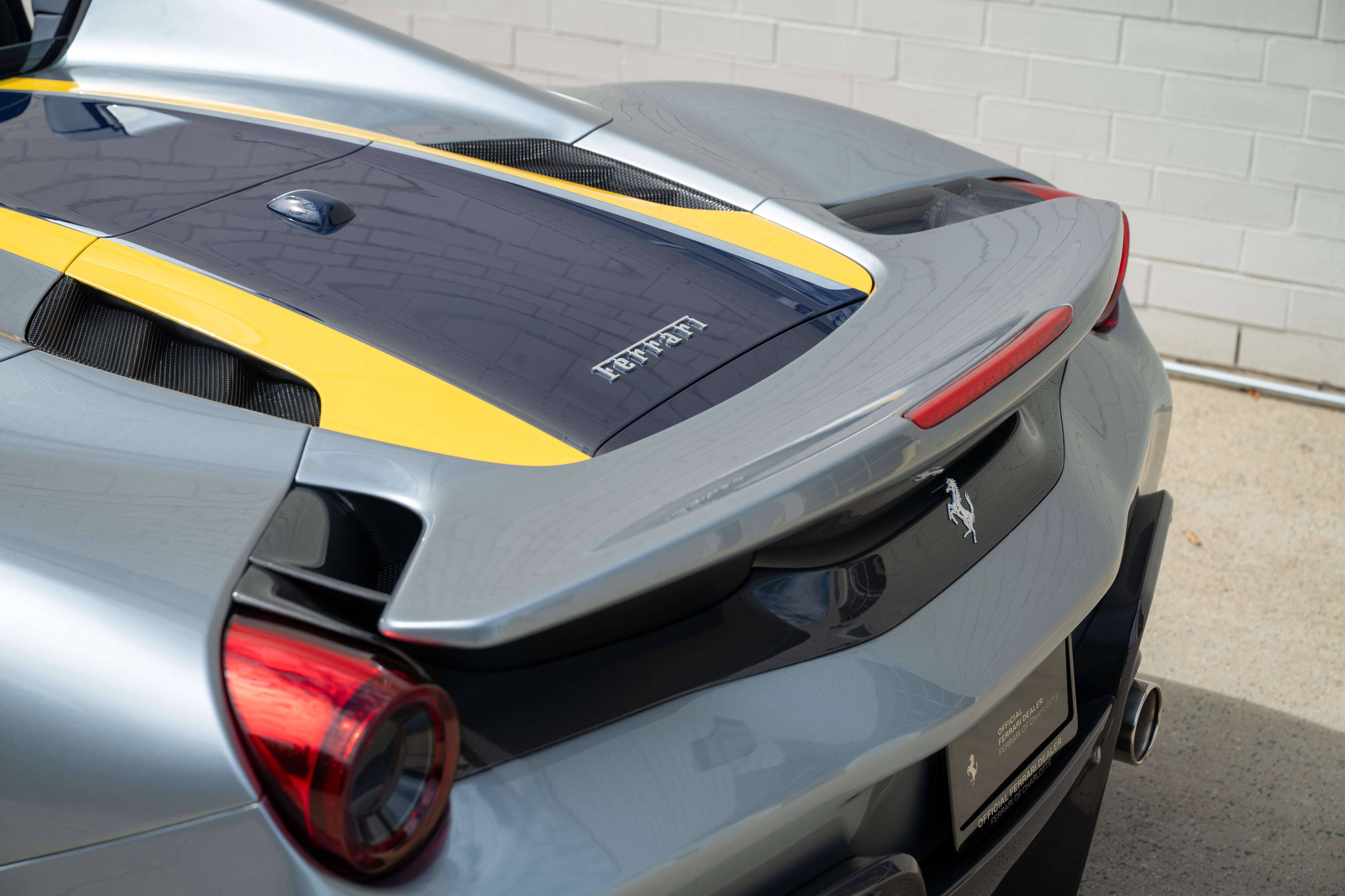 Used 2020 Grigio Titanio Metall Ferrari  image 22