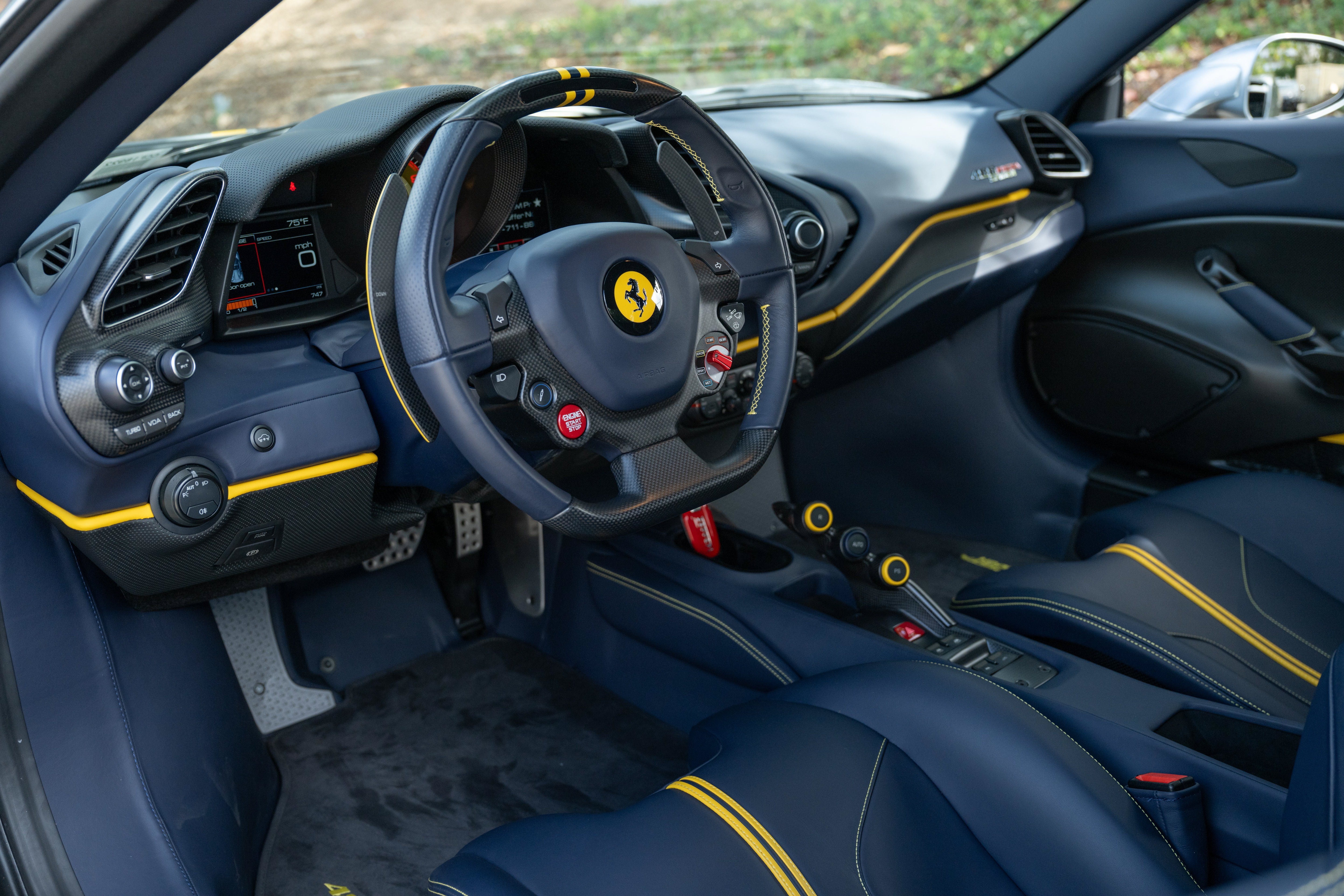 Used 2020 Grigio Titanio Metall Ferrari  image 32