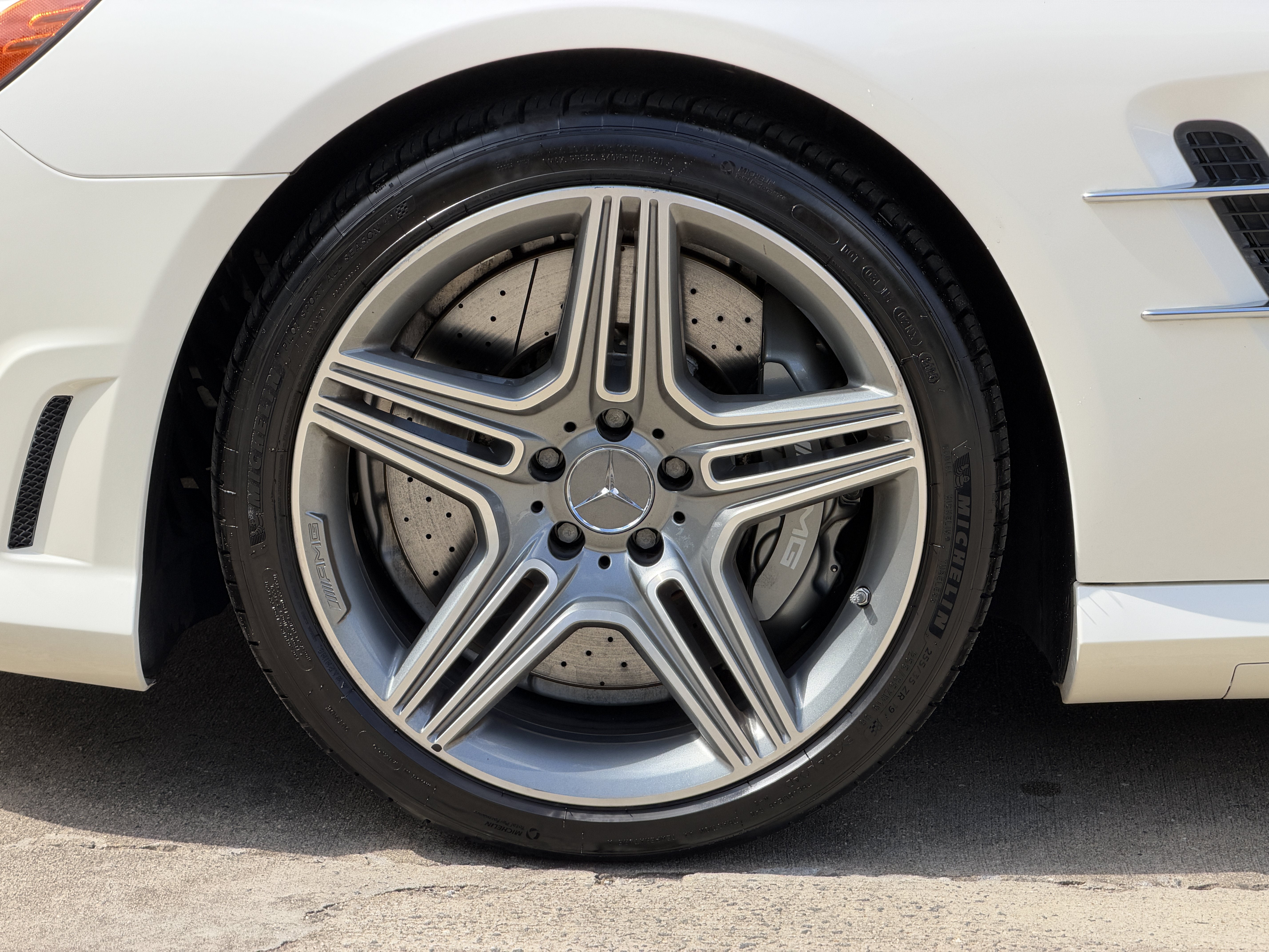 Used 2013 White Mercedes-Benz SL 63 AMG® image 13