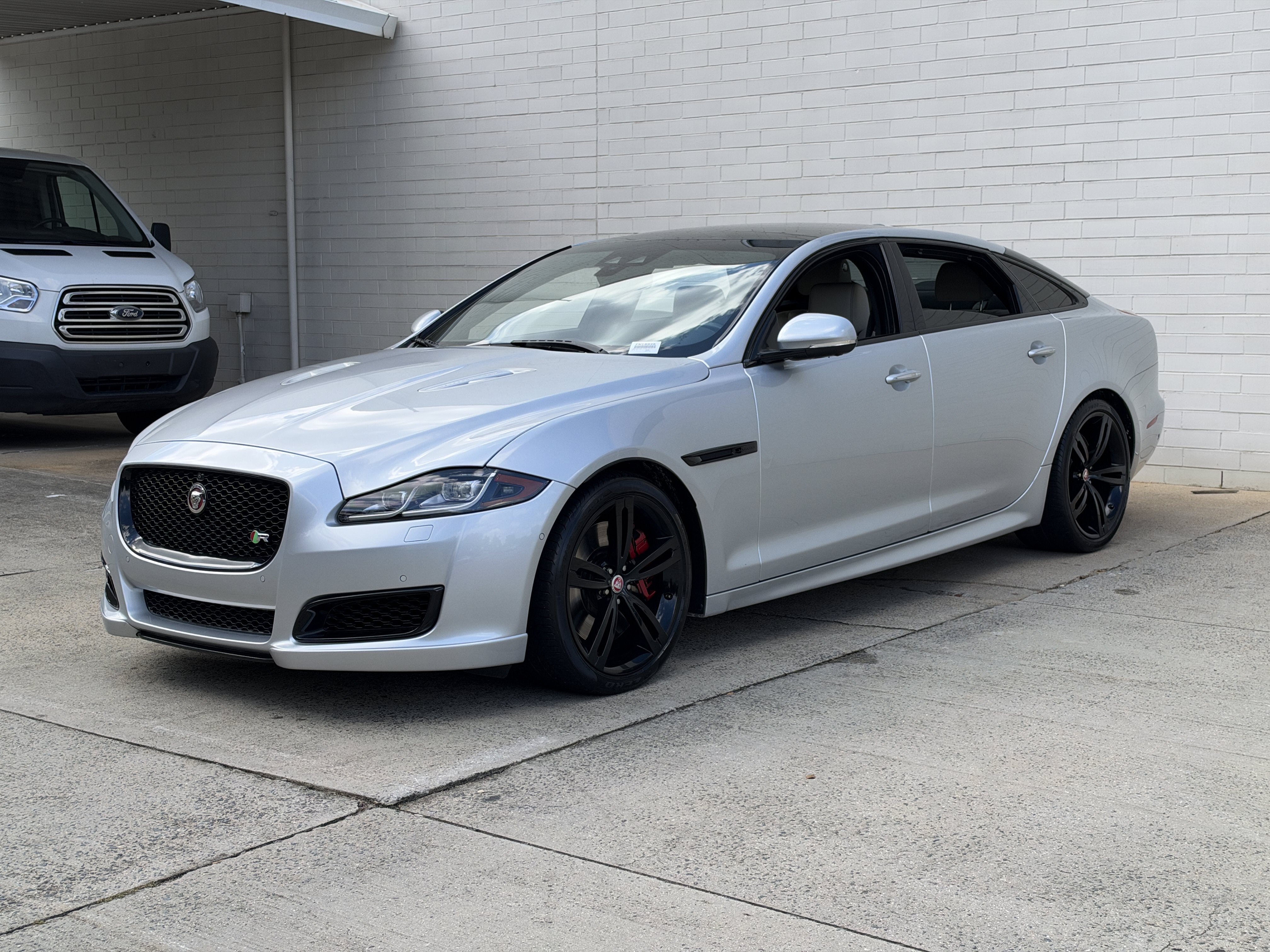 Used 2019 Silver Jaguar 575 image 7