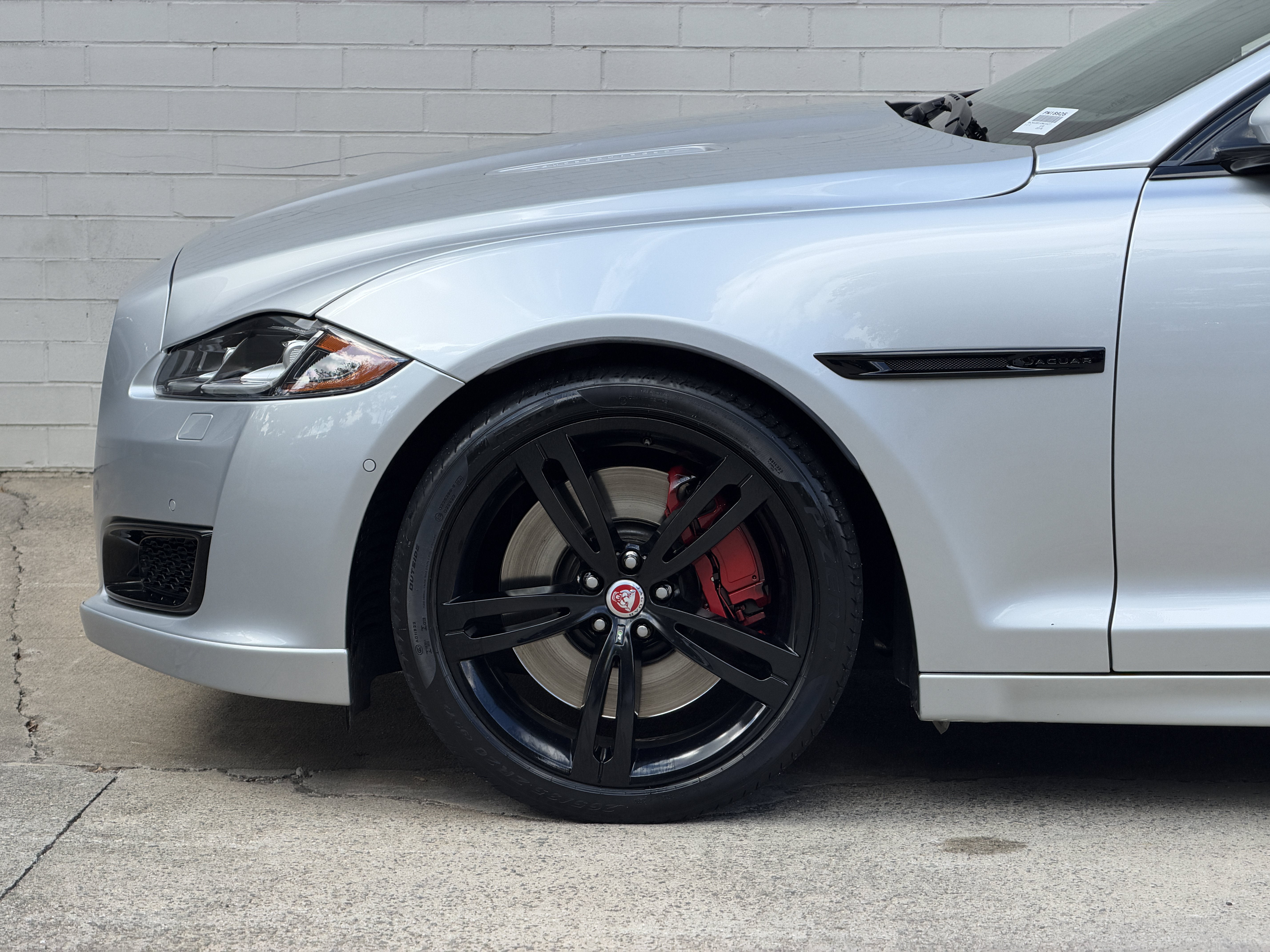 Used 2019 Silver Jaguar 575 image 11