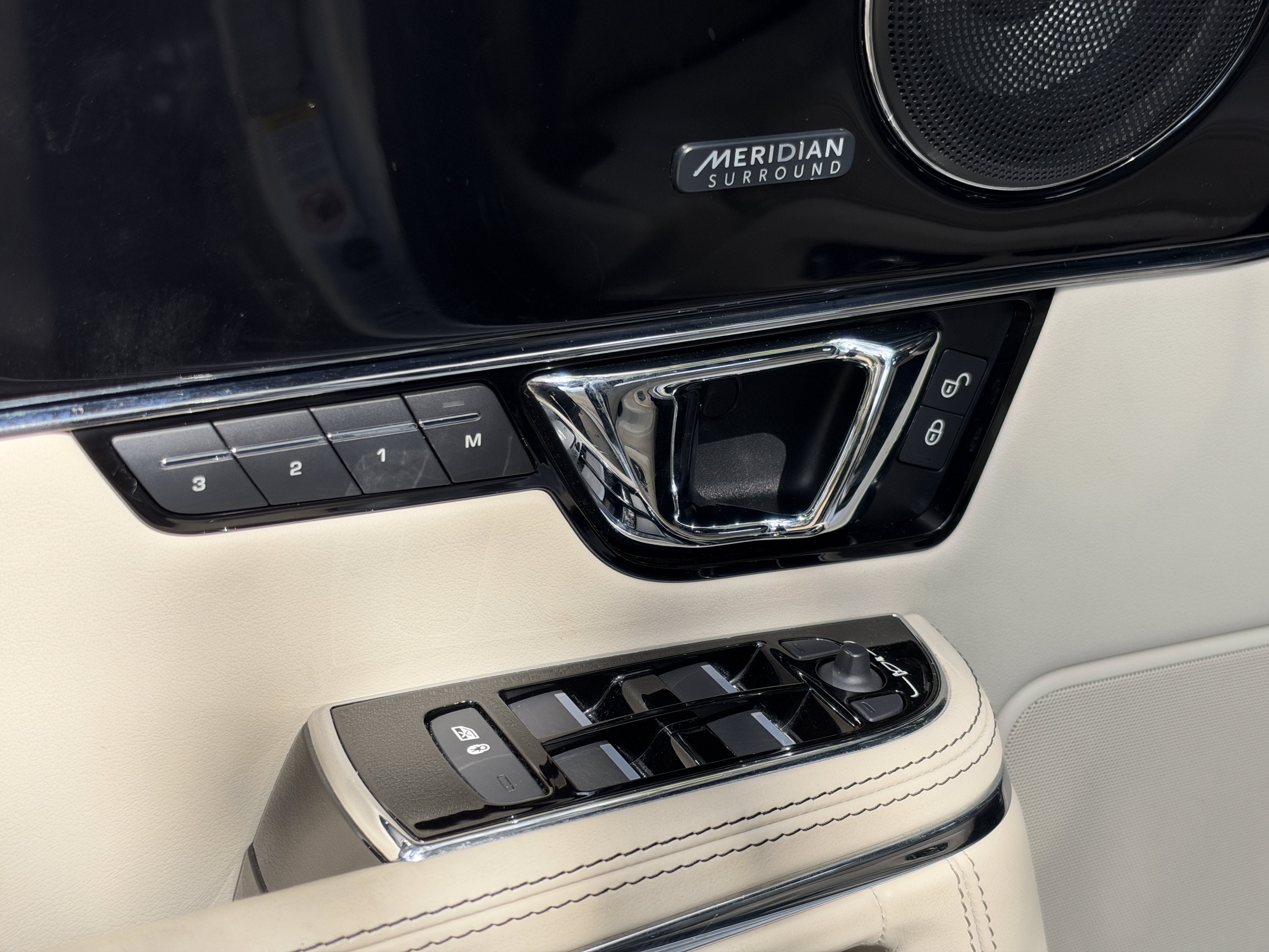 Used 2019 Silver Jaguar 575 image 14