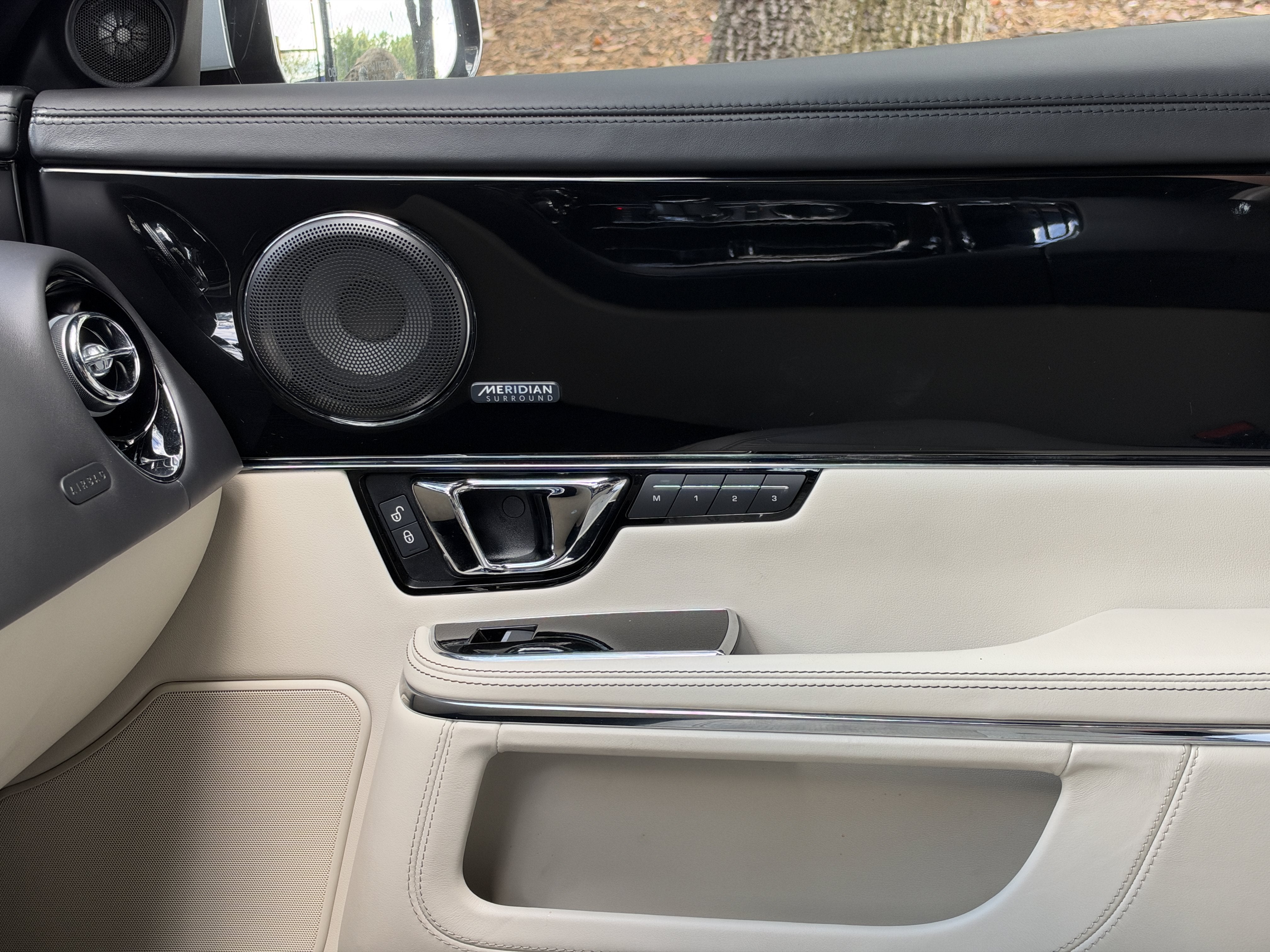 Used 2019 Silver Jaguar 575 image 33