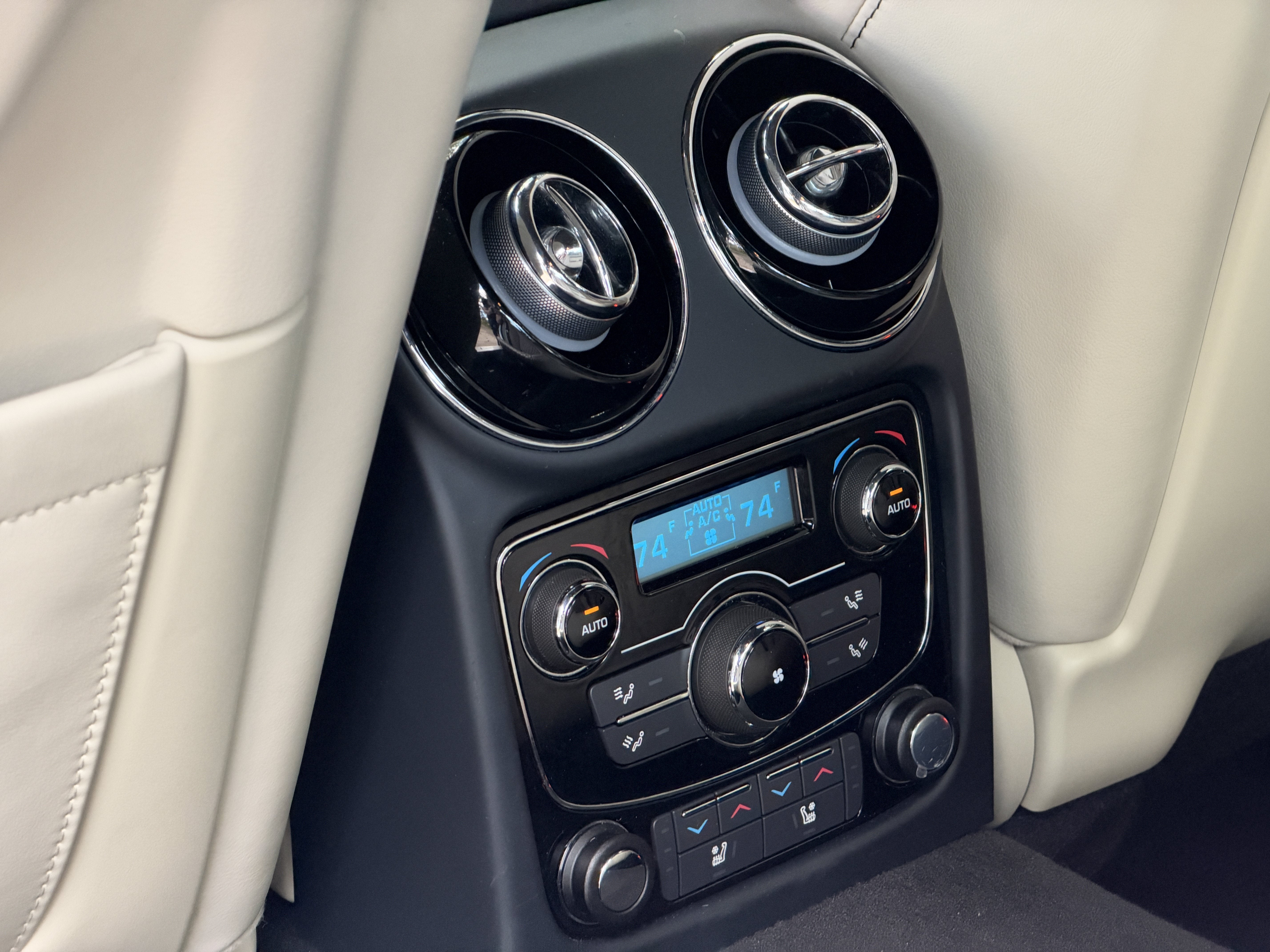 Used 2019 Silver Jaguar 575 image 41