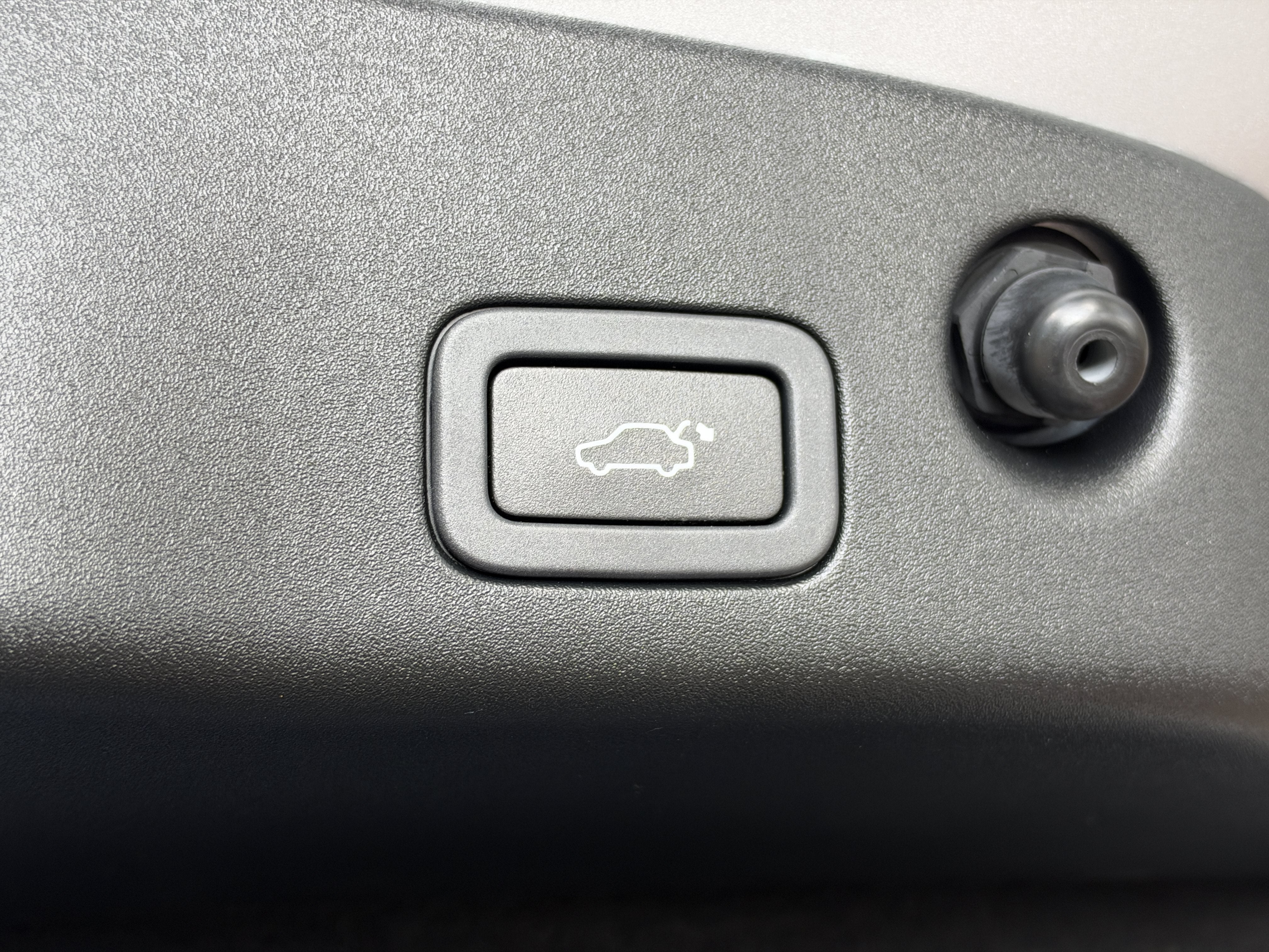 Used 2019 Silver Jaguar 575 image 45