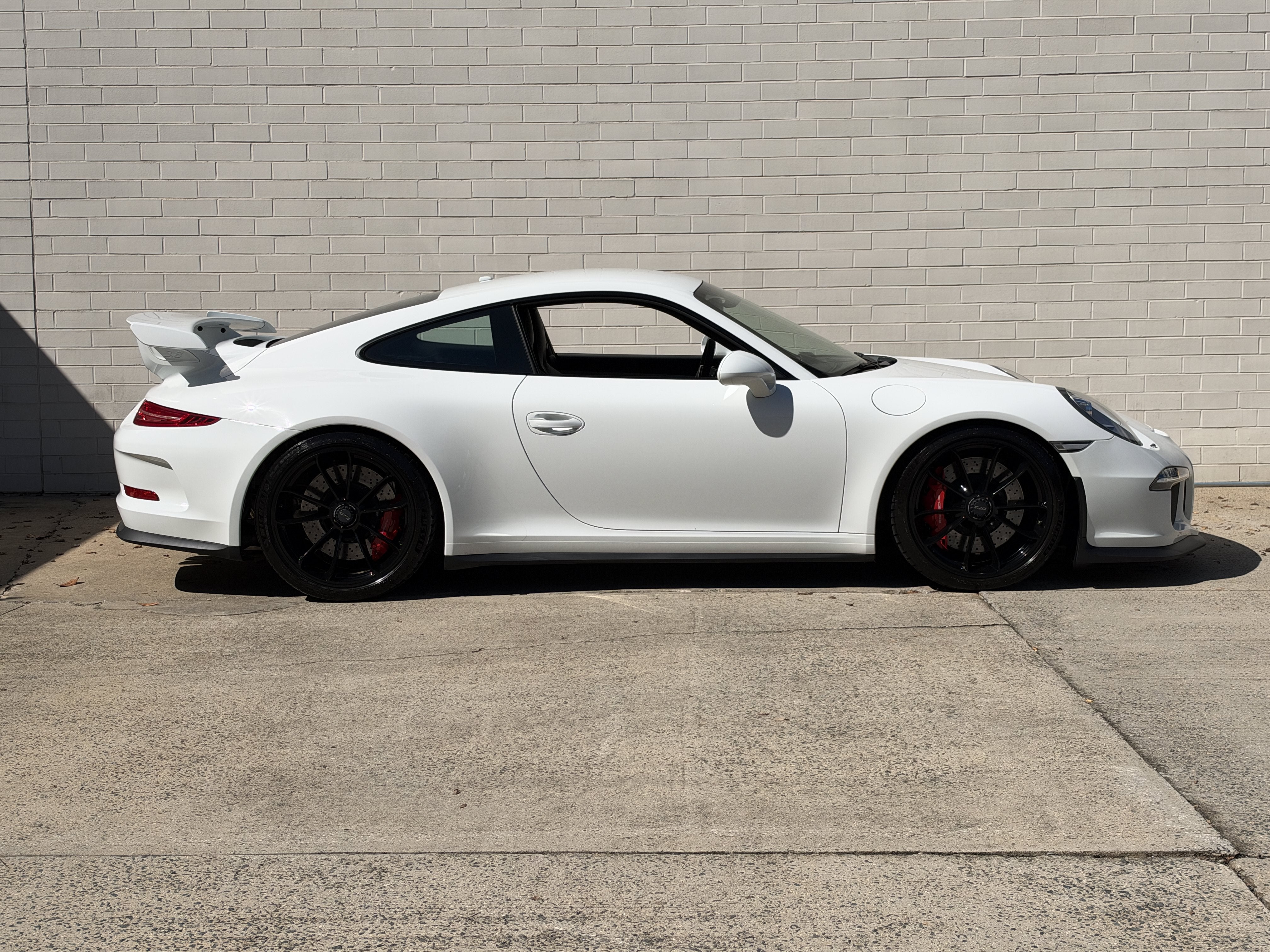 Used 2018  Porsche 4 image 2