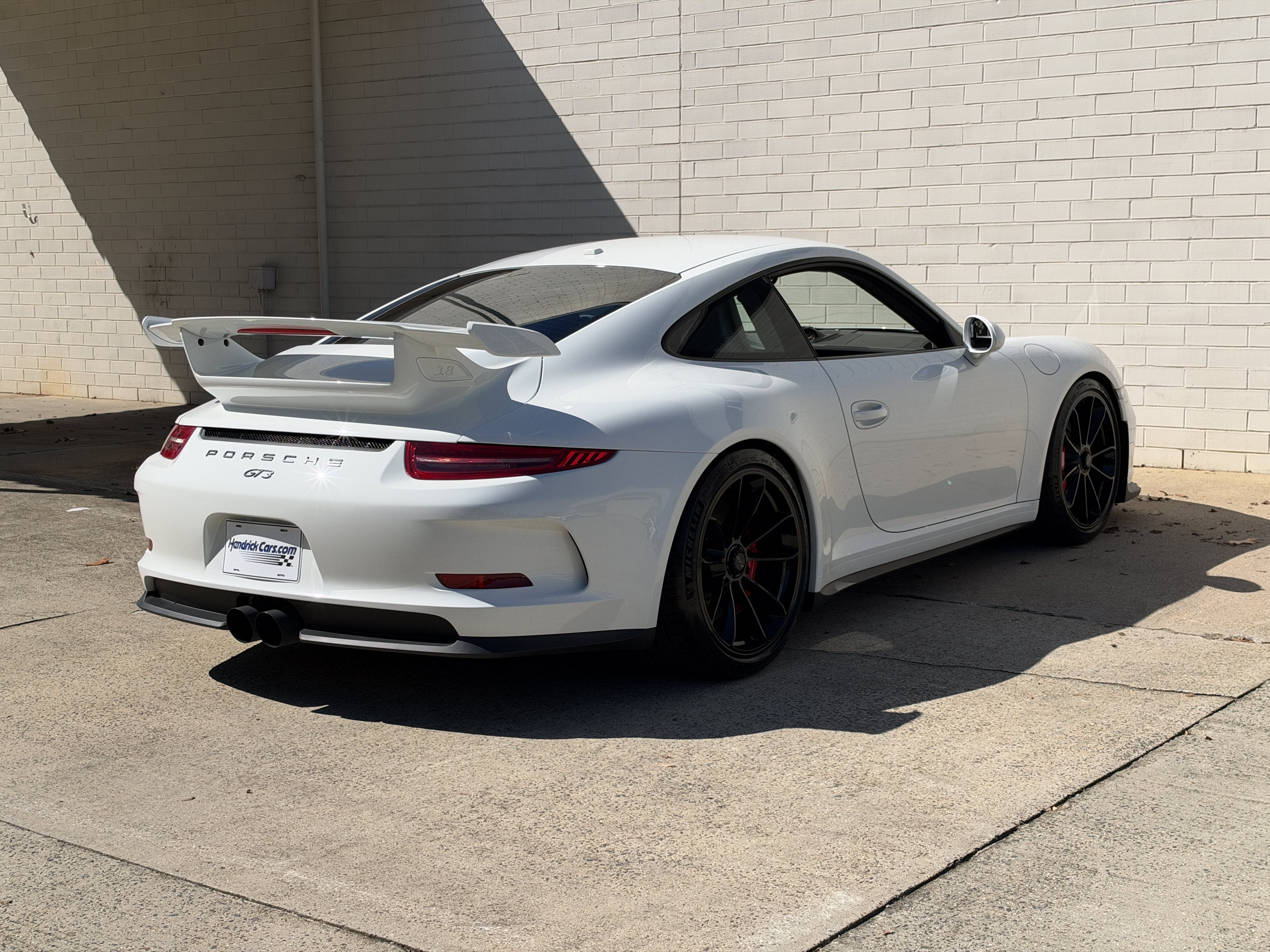 Used 2018  Porsche 4 image 3