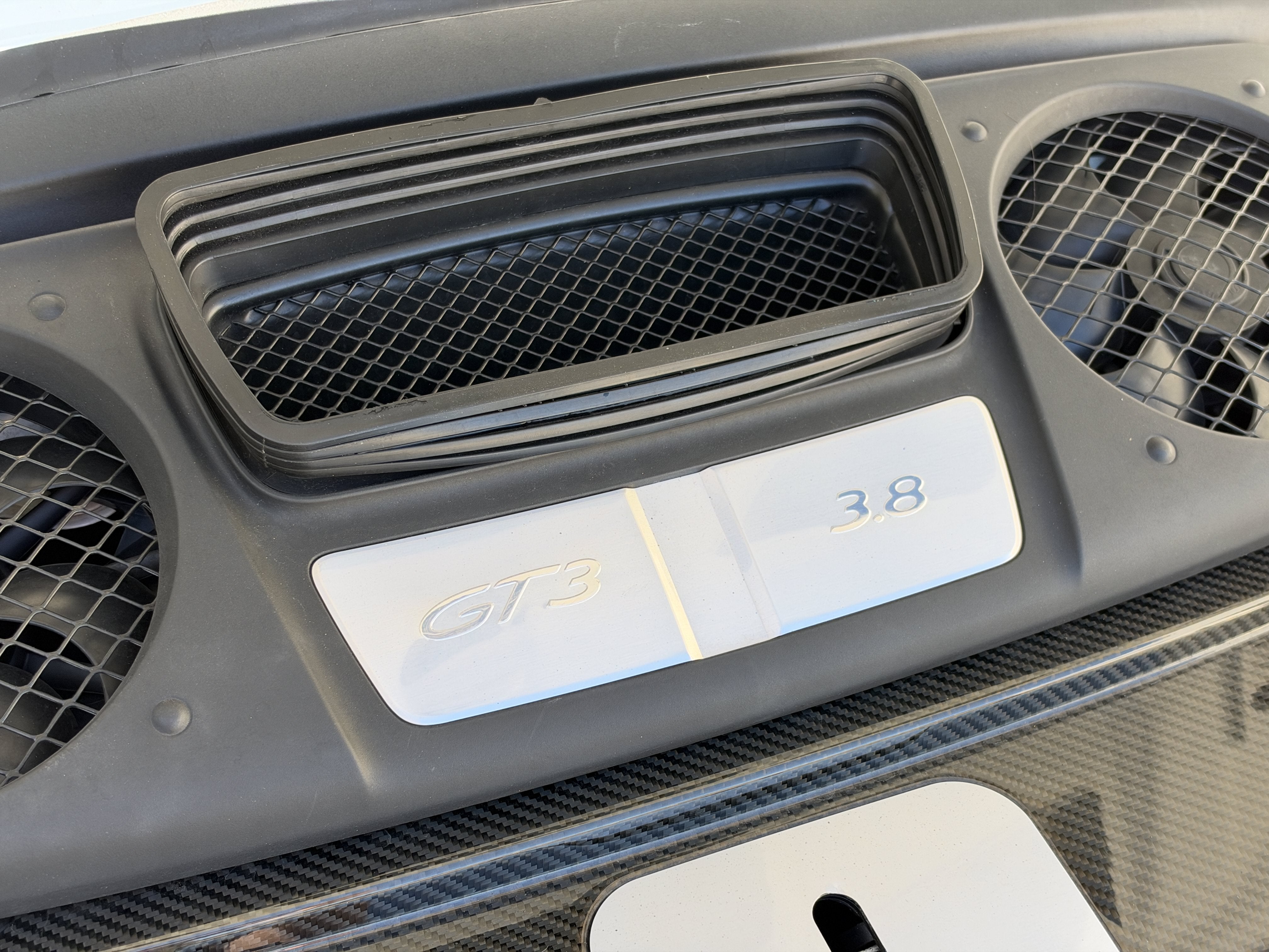 Used 2018  Porsche 4 image 33