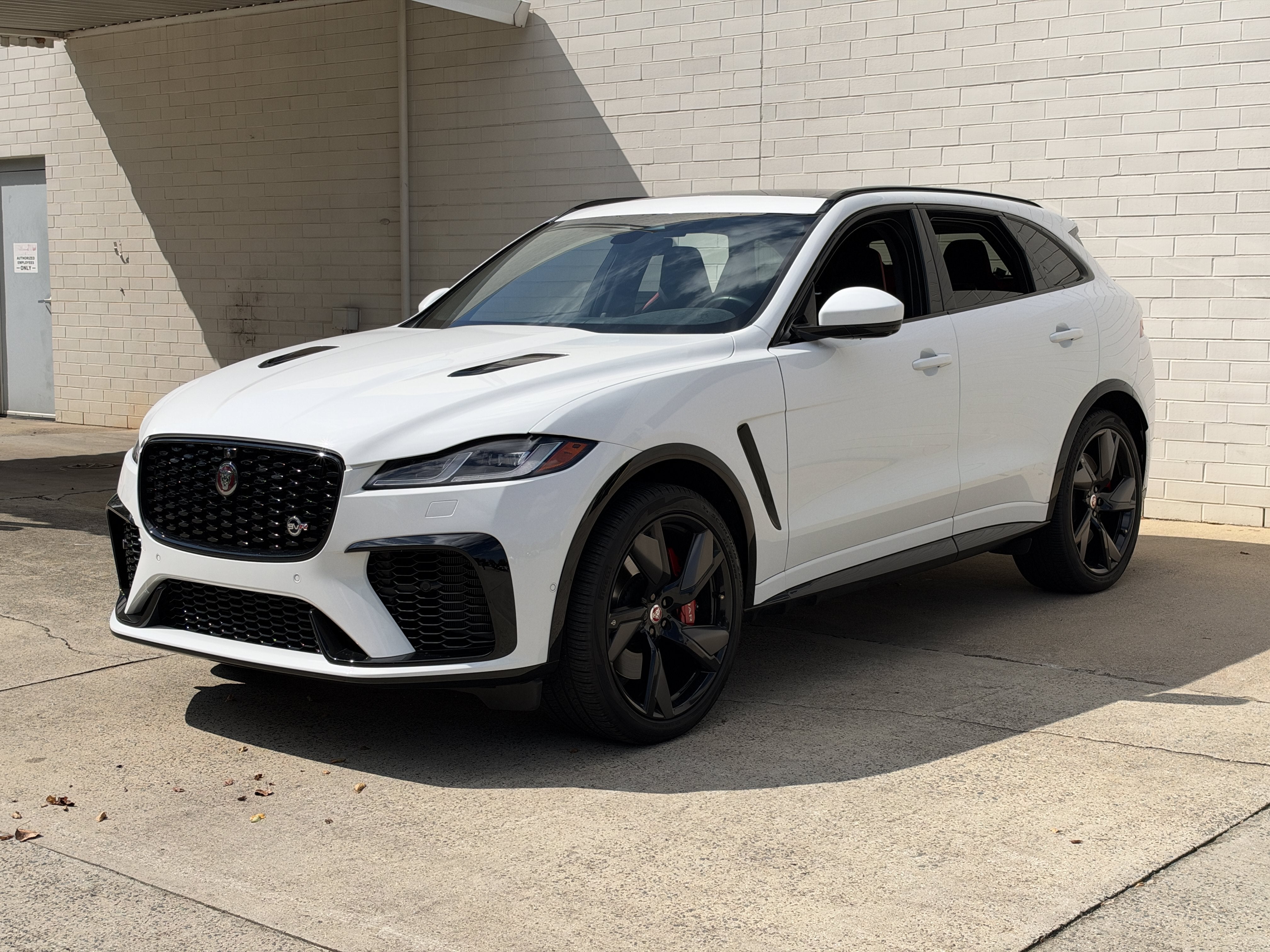 Used 2022 Fuji White Jaguar SVR image 7