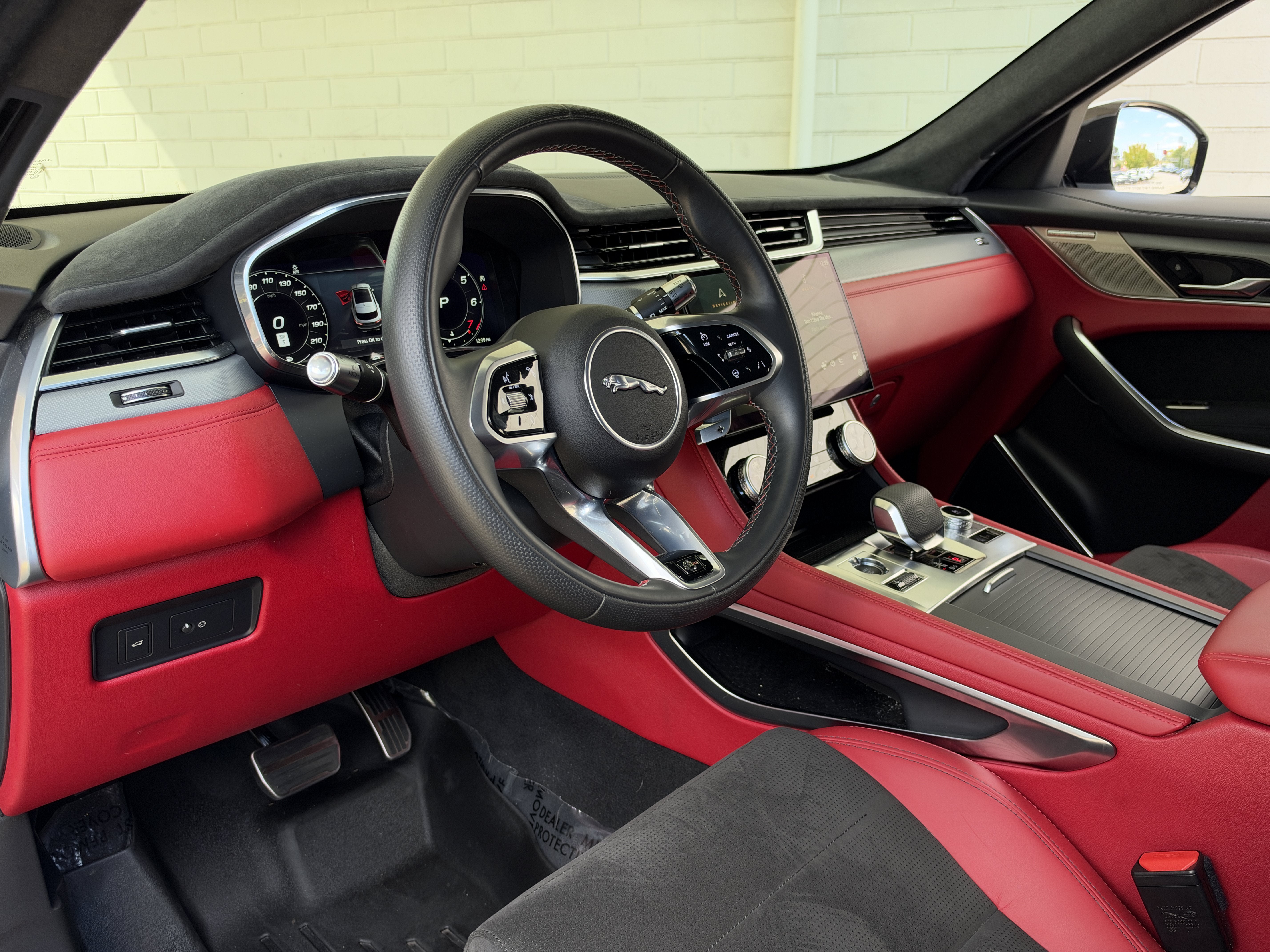 Used 2022 Fuji White Jaguar SVR image 13