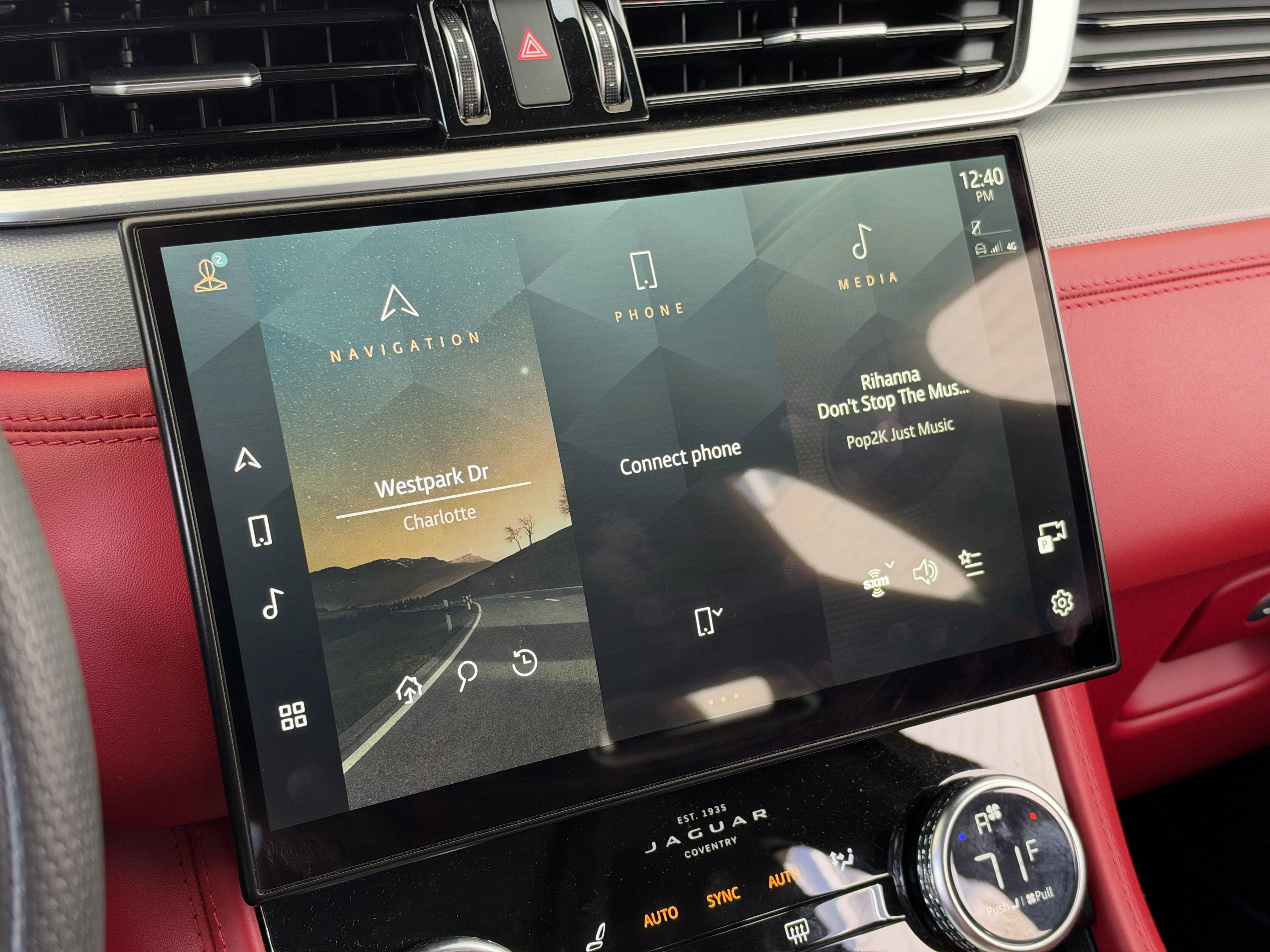 Used 2022 Fuji White Jaguar SVR image 19