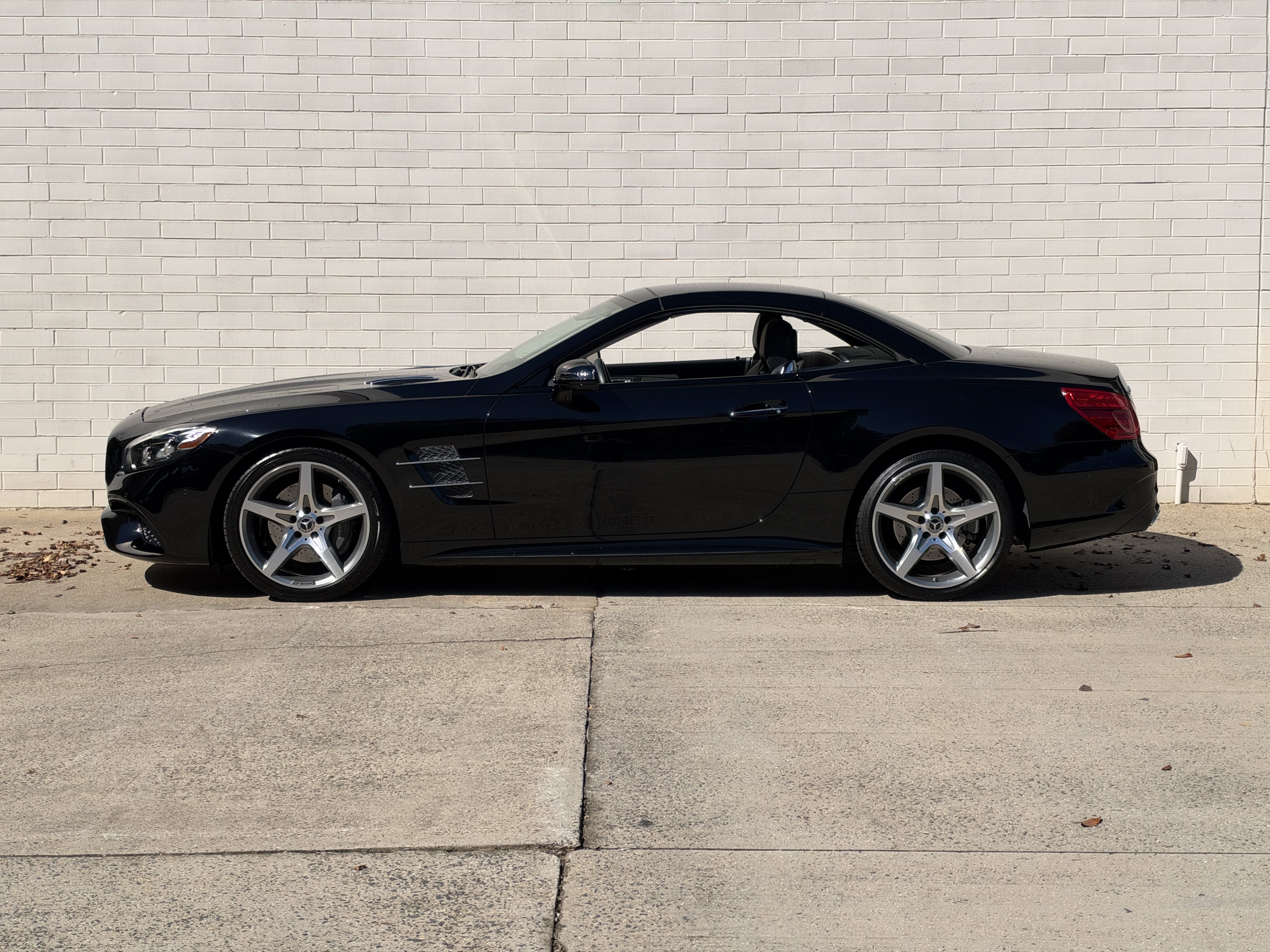 Used 2017 Black Mercedes-Benz 550 image 6
