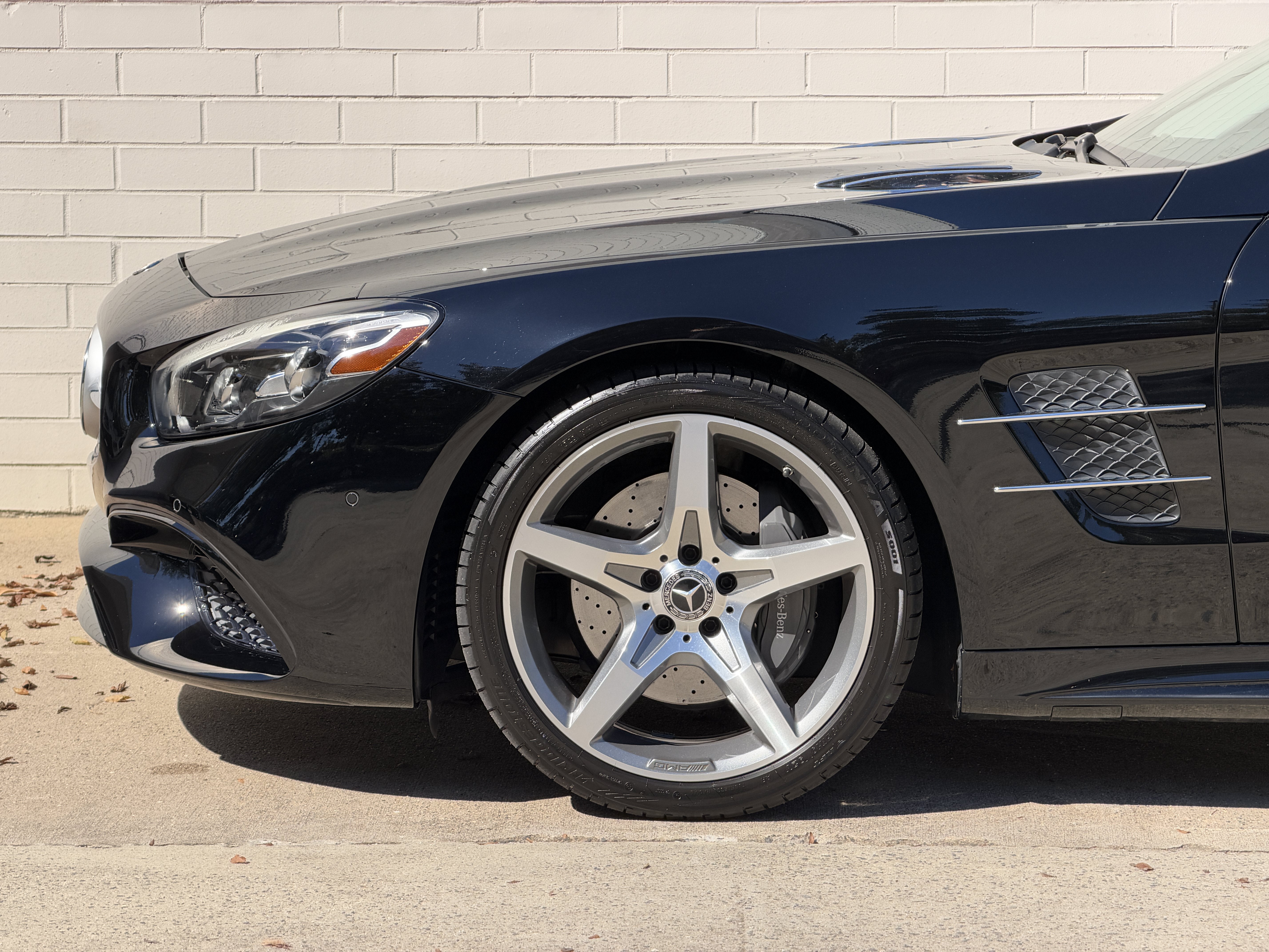 Used 2017 Black Mercedes-Benz 550 image 11
