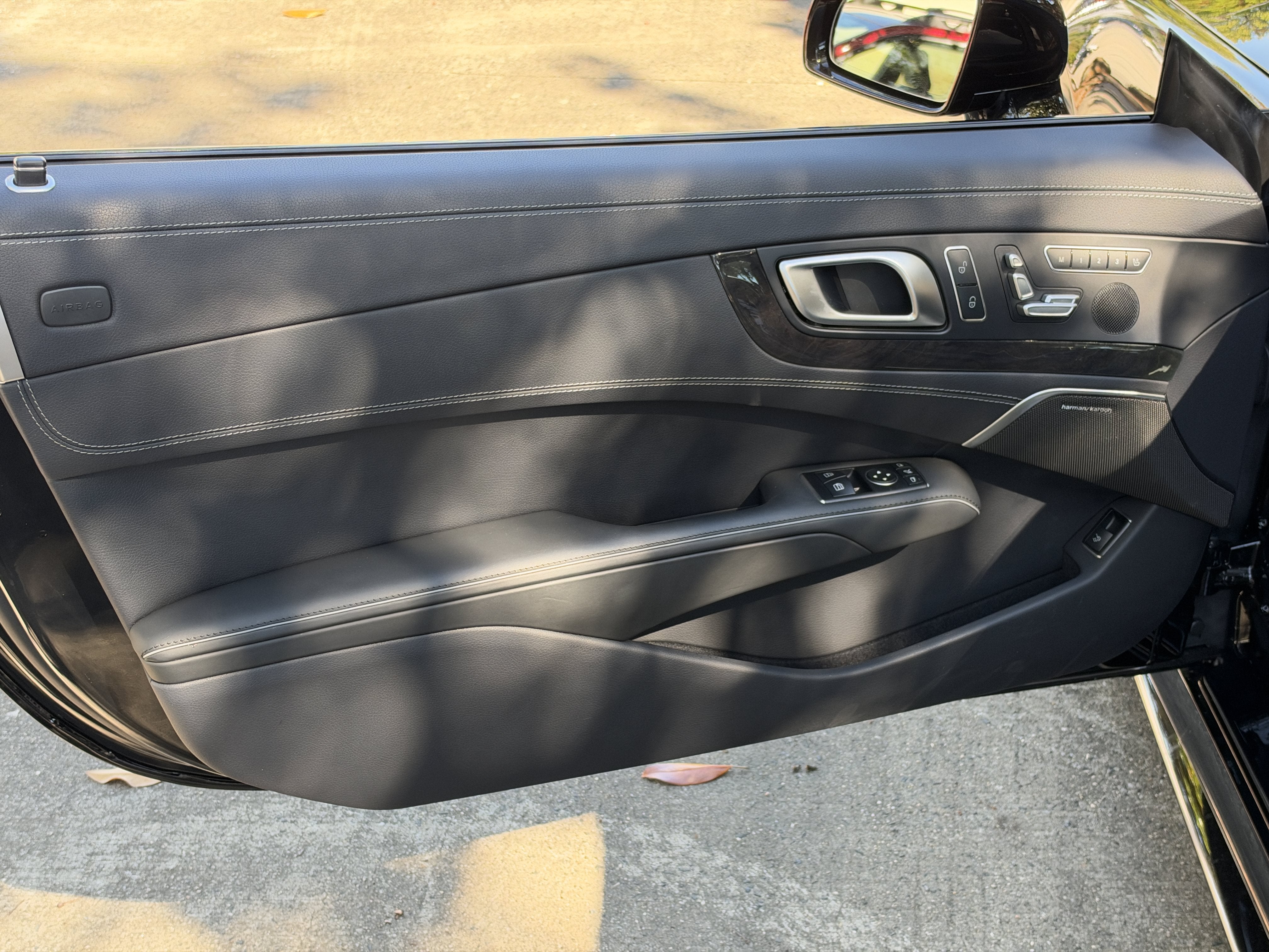 Used 2017 Black Mercedes-Benz 550 image 13