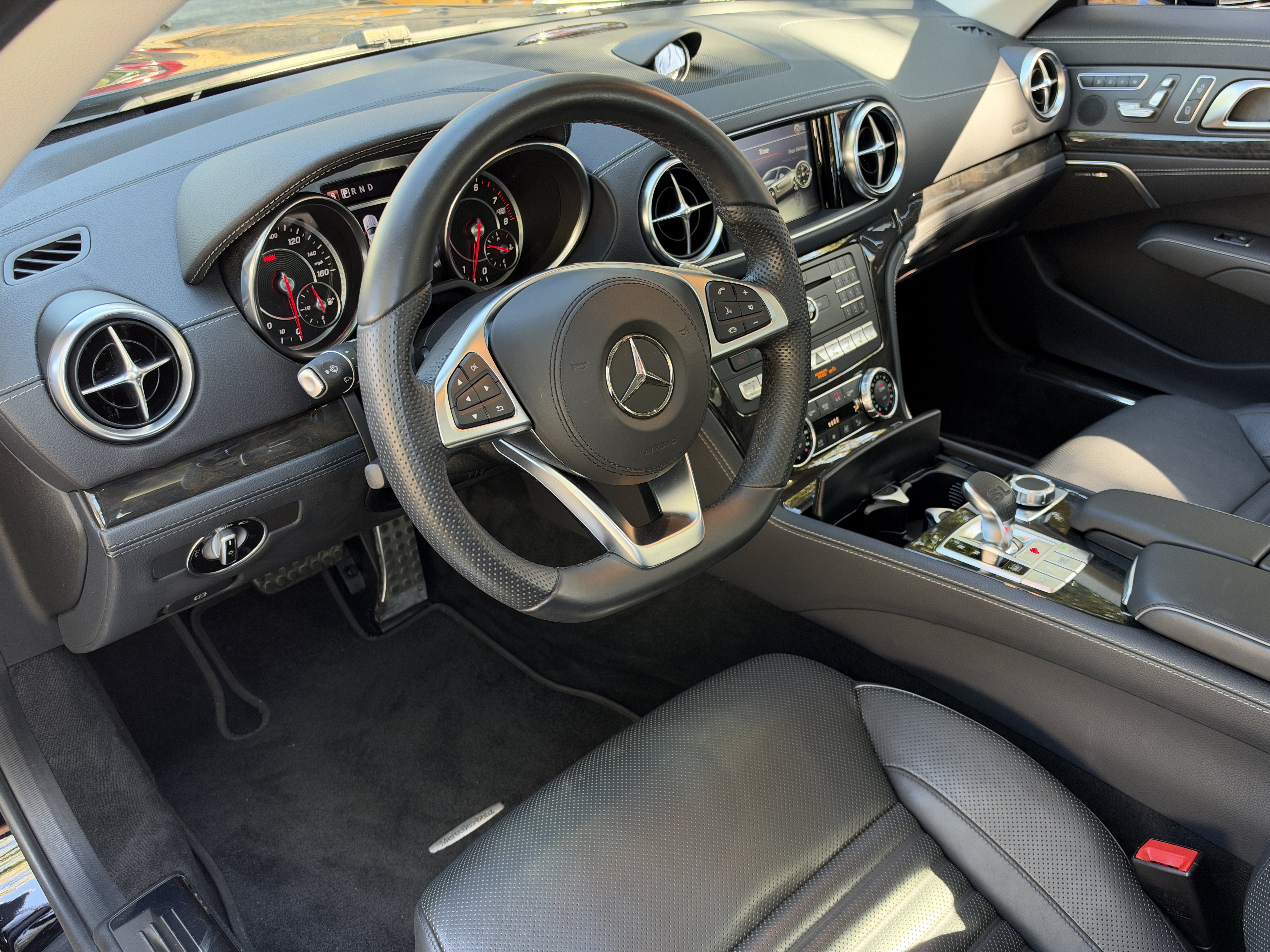 Used 2017 Black Mercedes-Benz 550 image 15