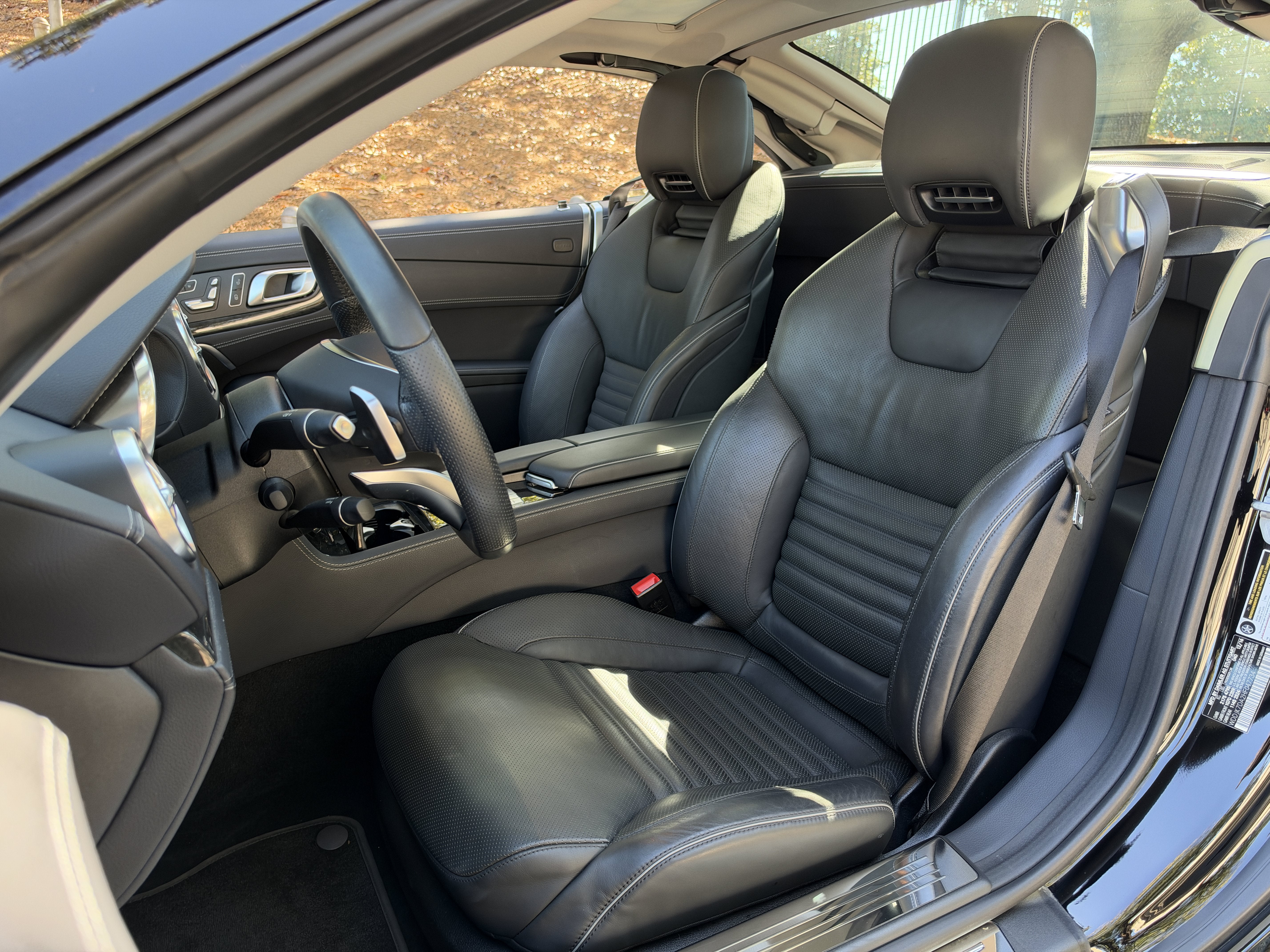 Used 2017 Black Mercedes-Benz 550 image 16