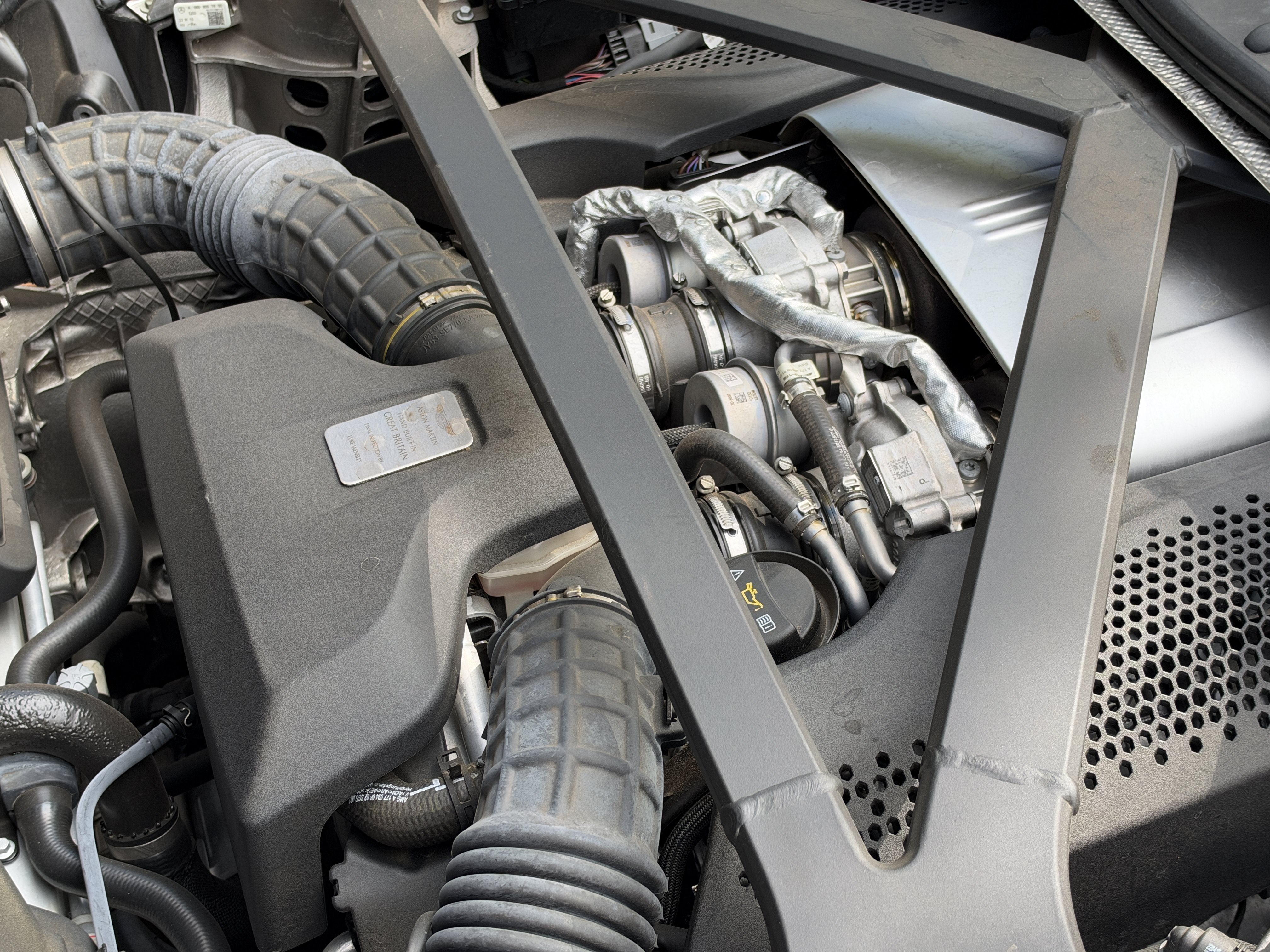 Used 2023 Black Aston Martin V8 image 18