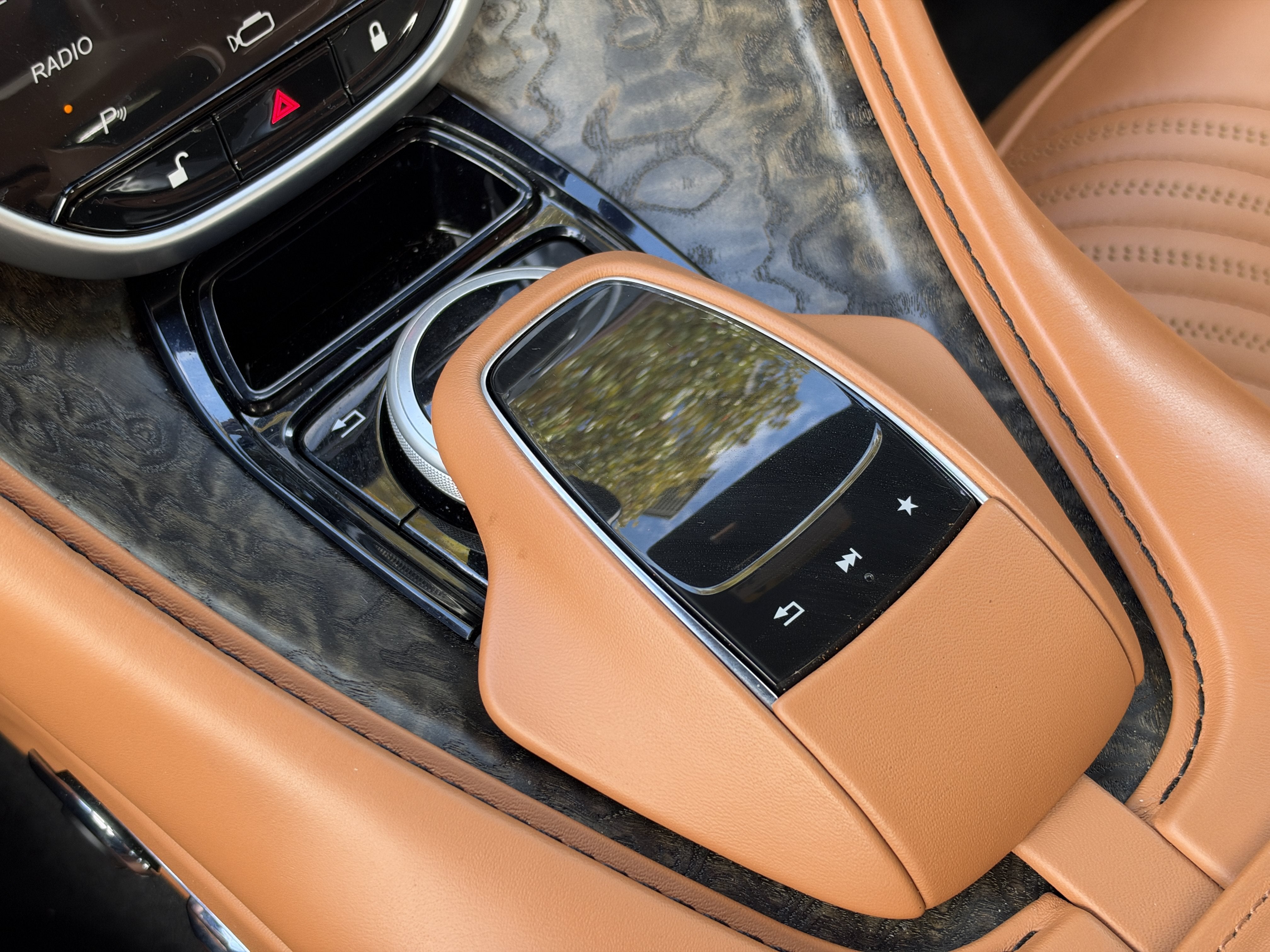 Used 2023 Black Aston Martin V8 image 27