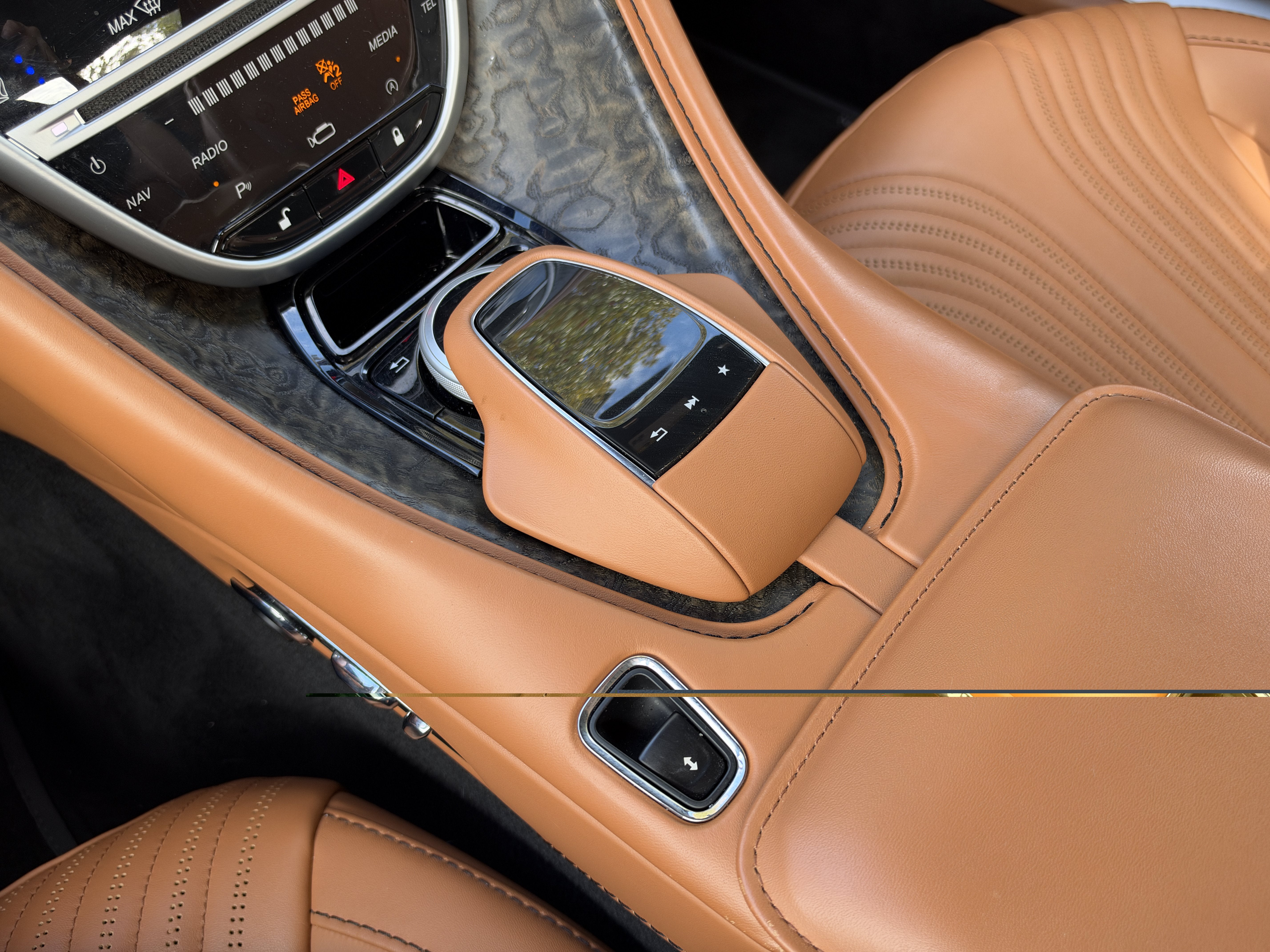 Used 2023 Black Aston Martin V8 image 28