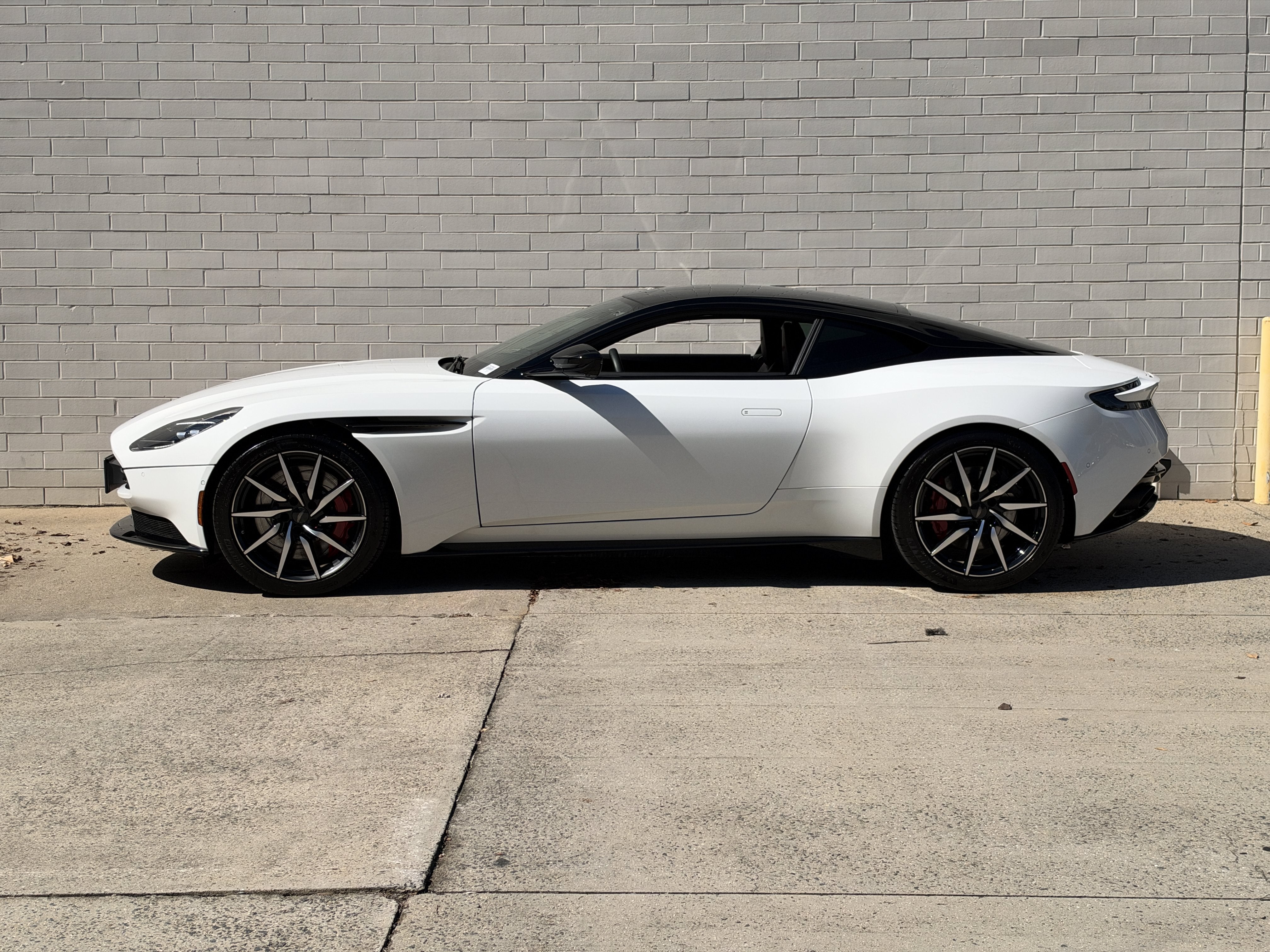 Used 2021 Lunar Aston Martin  image 13