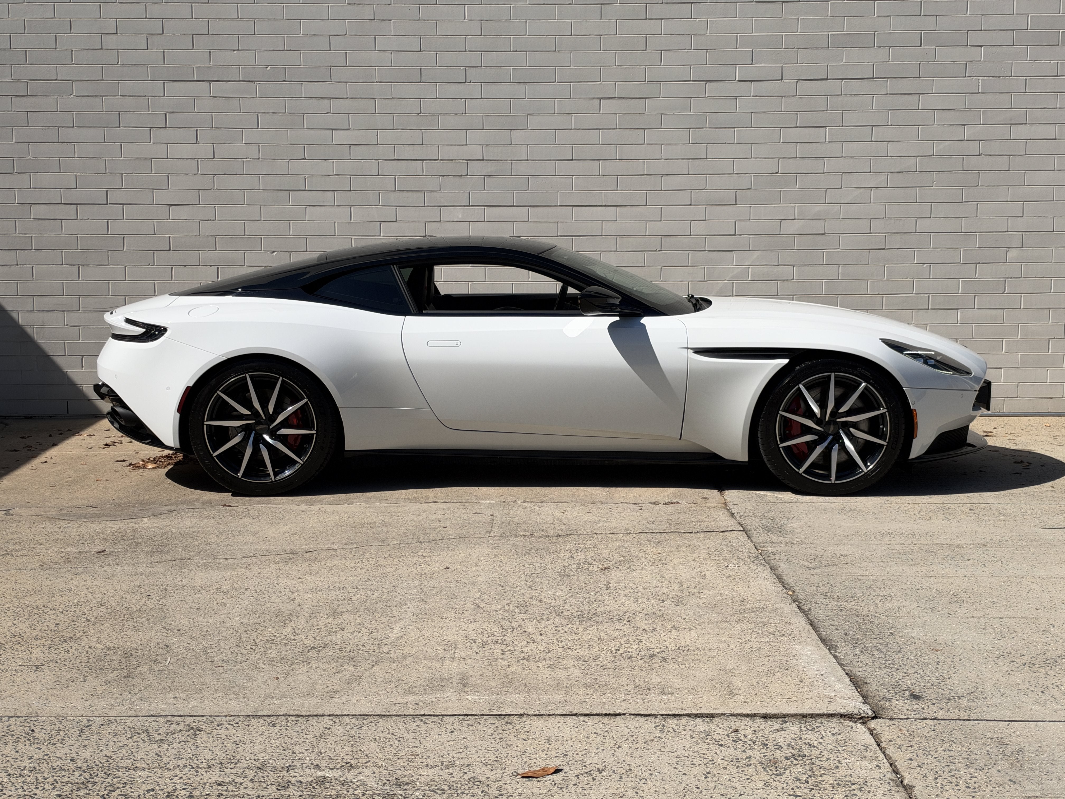 Used 2021 Lunar Aston Martin  image 16